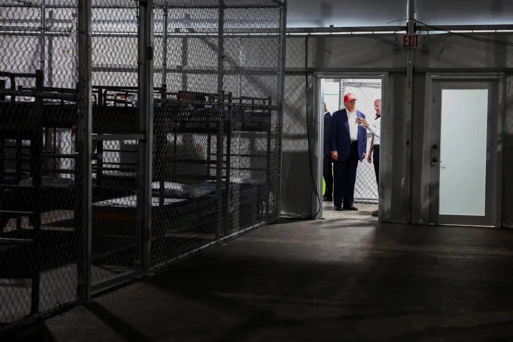Donald Trump inauguró el nuevo centro de detención en Florida este martes