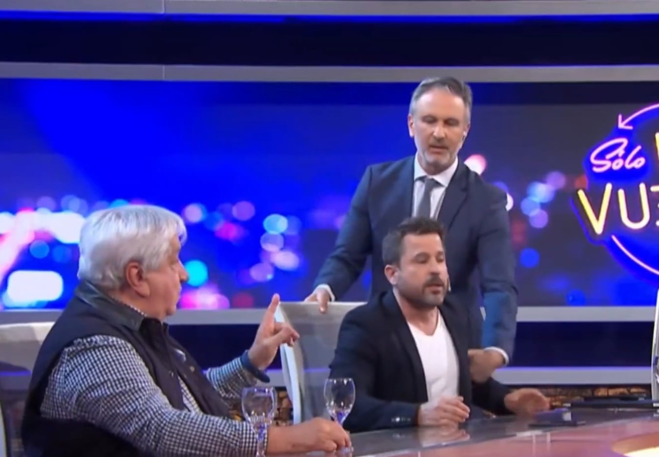 Martín Tetaz y Julio Piumato discutieron por la reforma laboral y Diego Sehinkman intervino para separarlos