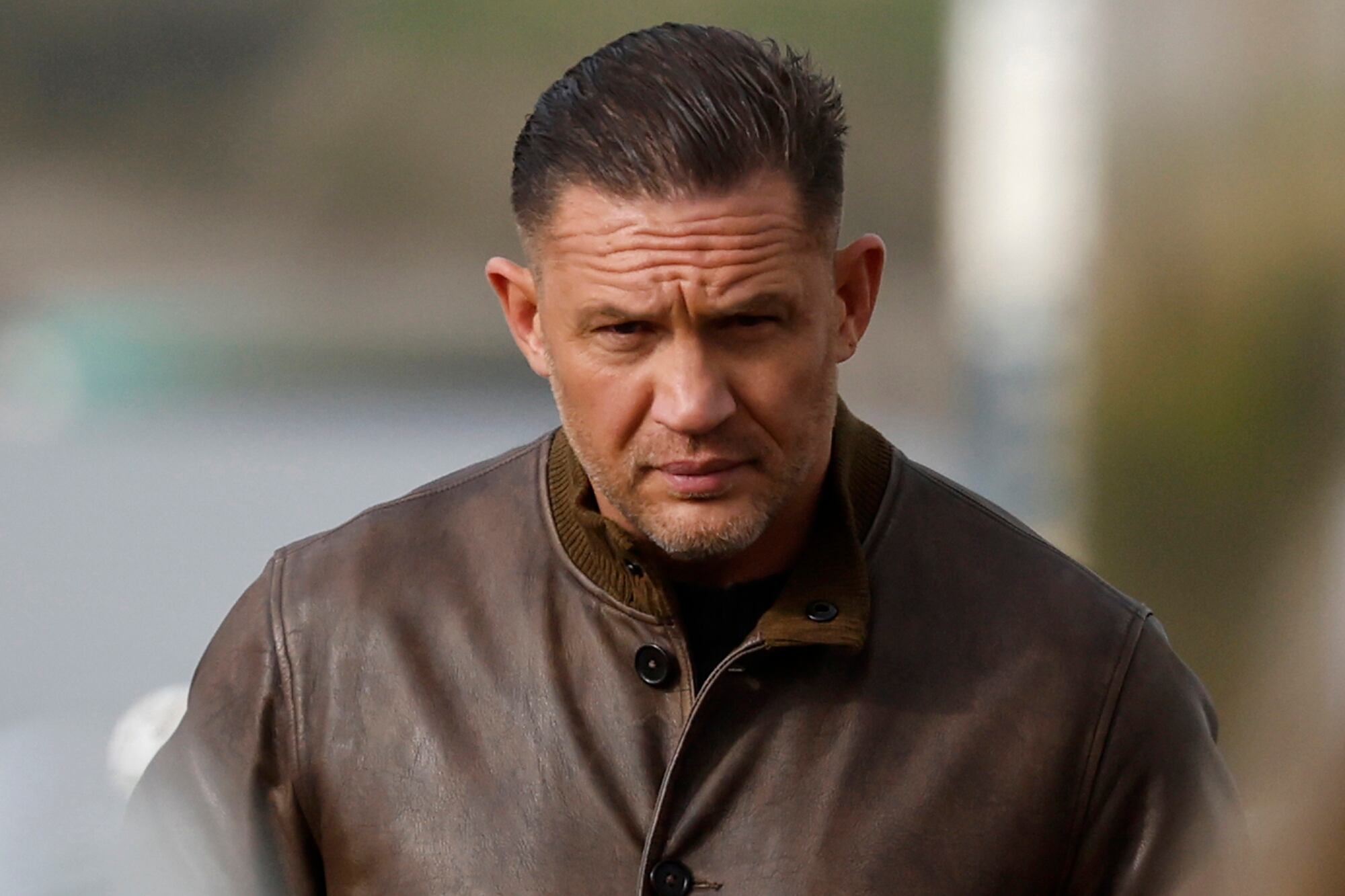 Los motivos por los que Tom Hardy no continuaría en la serie Tierra de mafia: “Problemas de comportamiento”