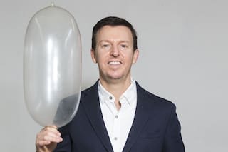 La fabulosa historia de Tulipán y la primera máquina de hacer preservativos