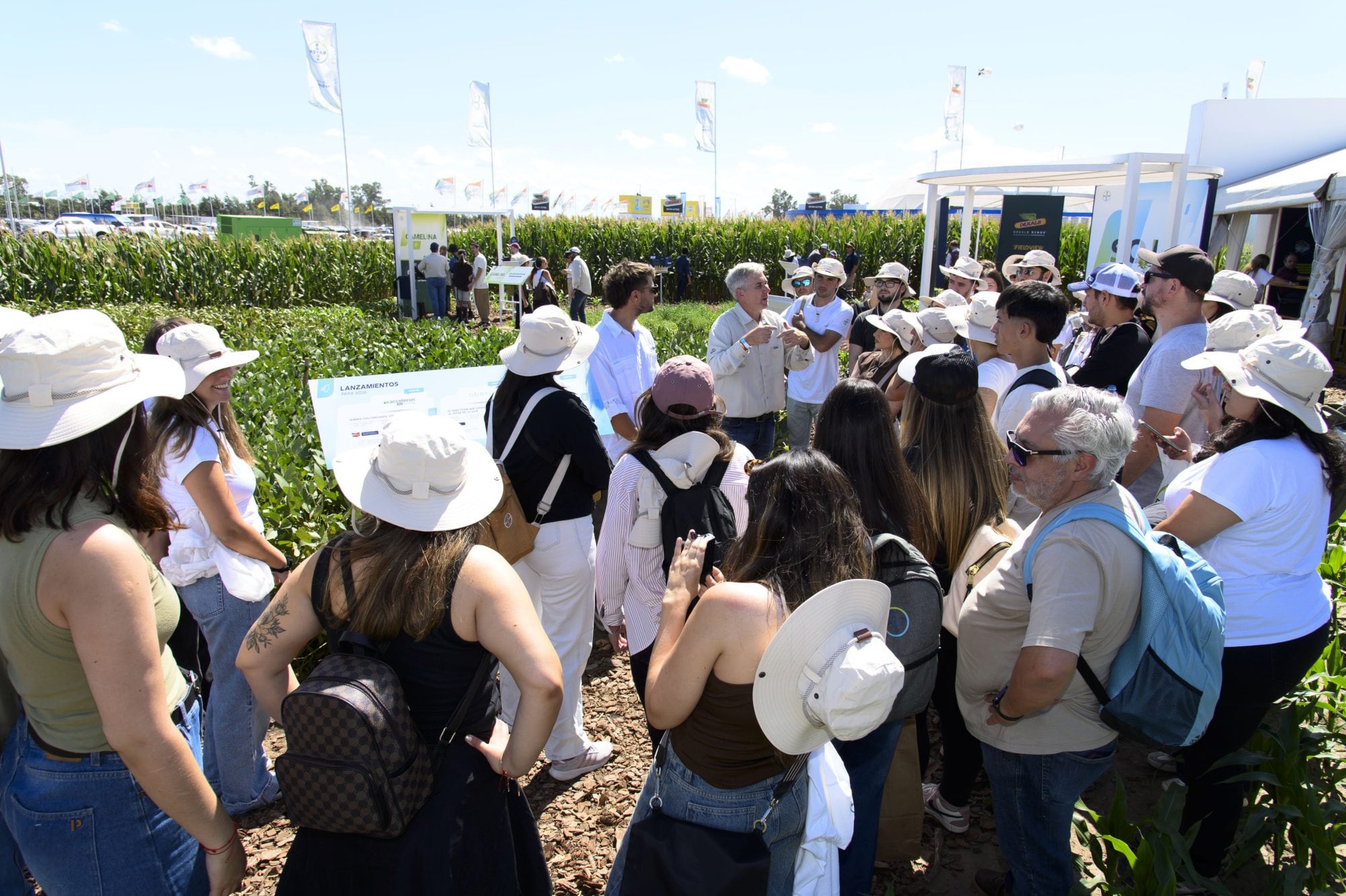 Expoagro: de los préstamos en dólares con tasa 0% para maquinaria a servicios que atraen a los productores 6 Un plot en el sector semillero