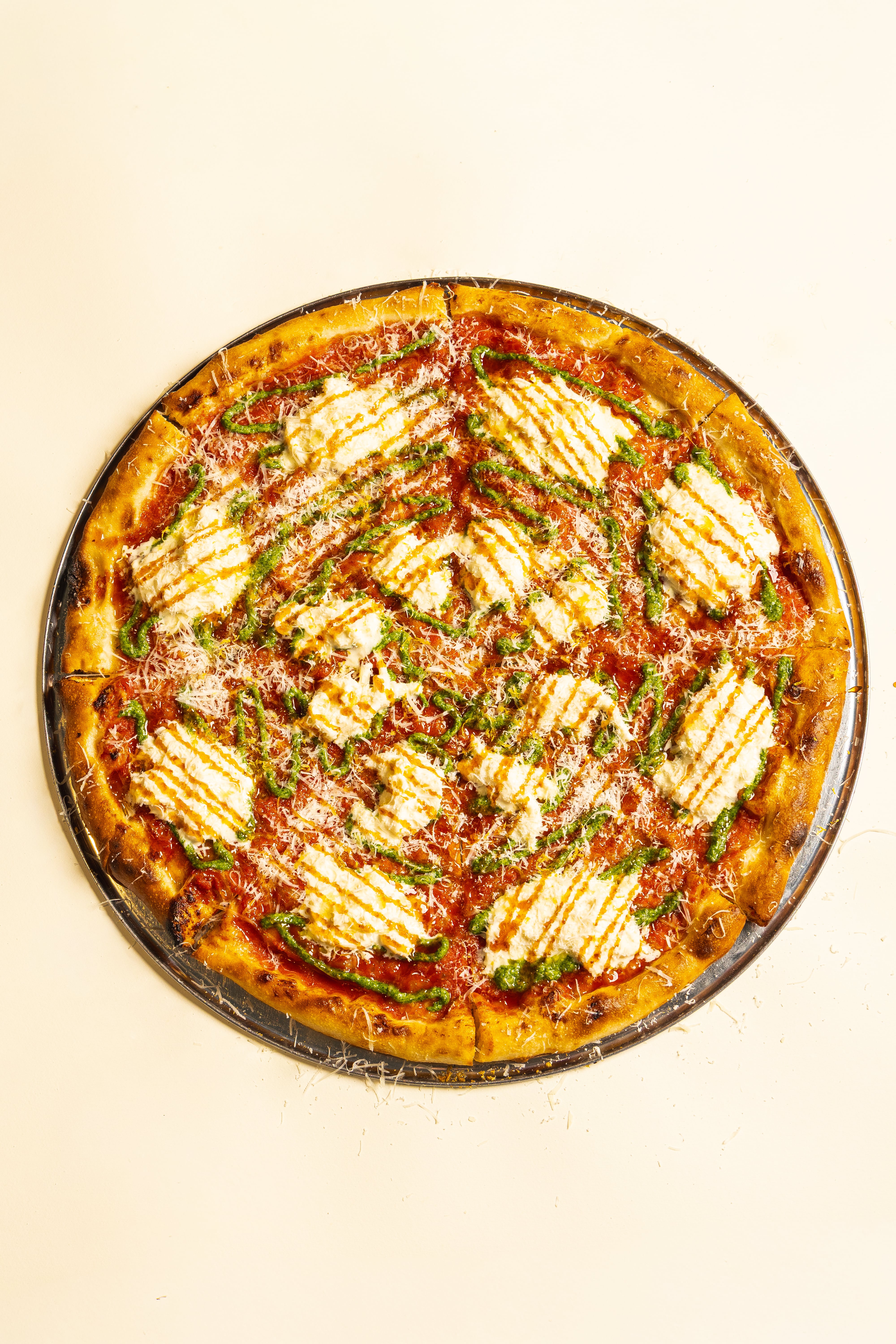 La pizza finita, crocante y jugosa de solo cuatro variedades que genera largas filas en Núñez 8 La pizza finita, crocante y jugosa de solo cuatro variedades que genera largas filas en Núñez imagen-7