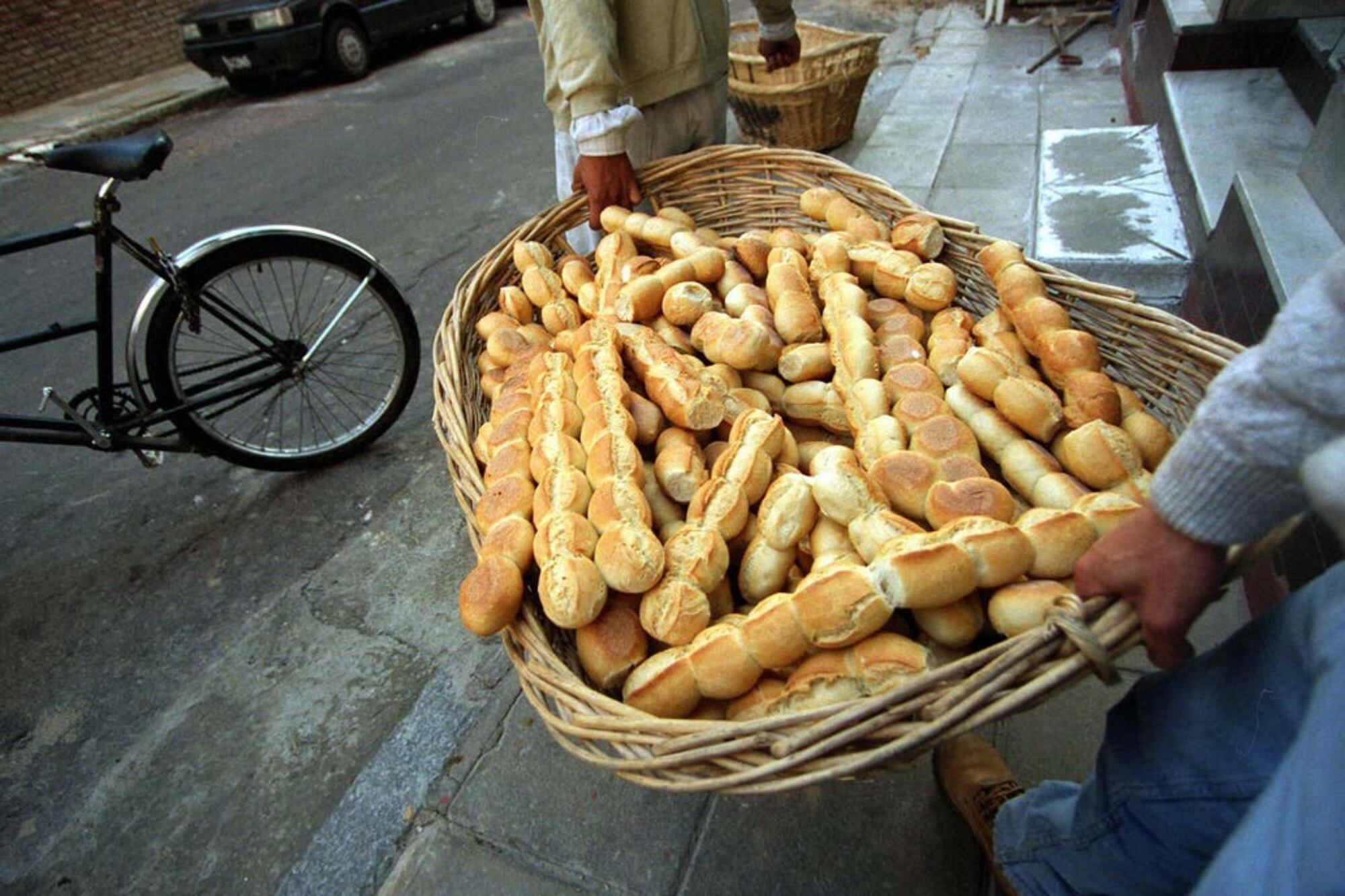 “Apenas el 6,7%”: la Rural dio un dato contundente sobre la incidencia del trigo en el precio del pan