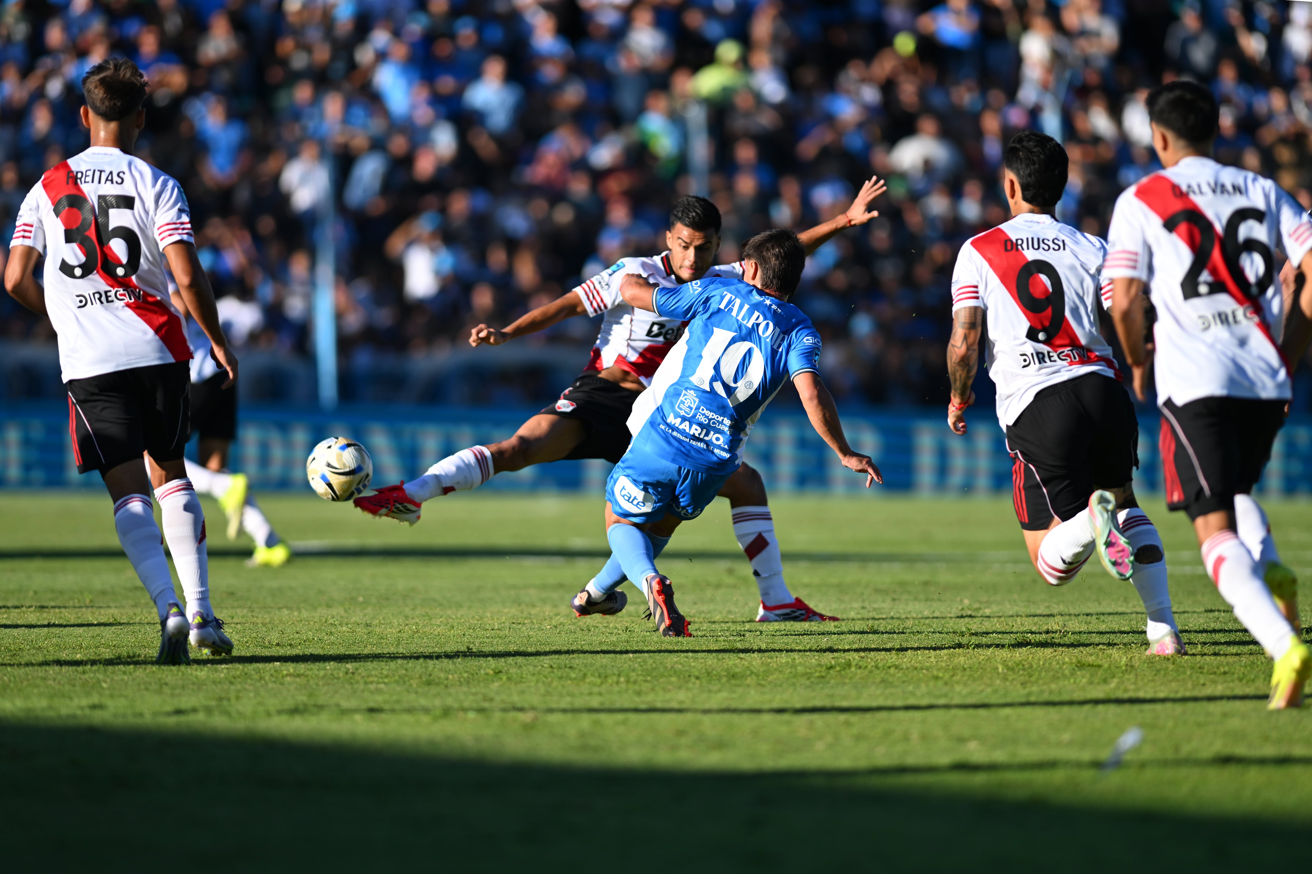 Estudiantes de Río Cuarto vs. River, en vivo: el minuto a minuto del partido por el torneo Apertura