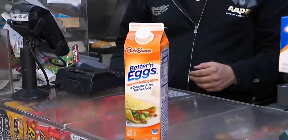 El huevo líquido se comercializa en envases similares a los de leche o jugo. Cada cartón contiene el equivalente a unos 18 huevos