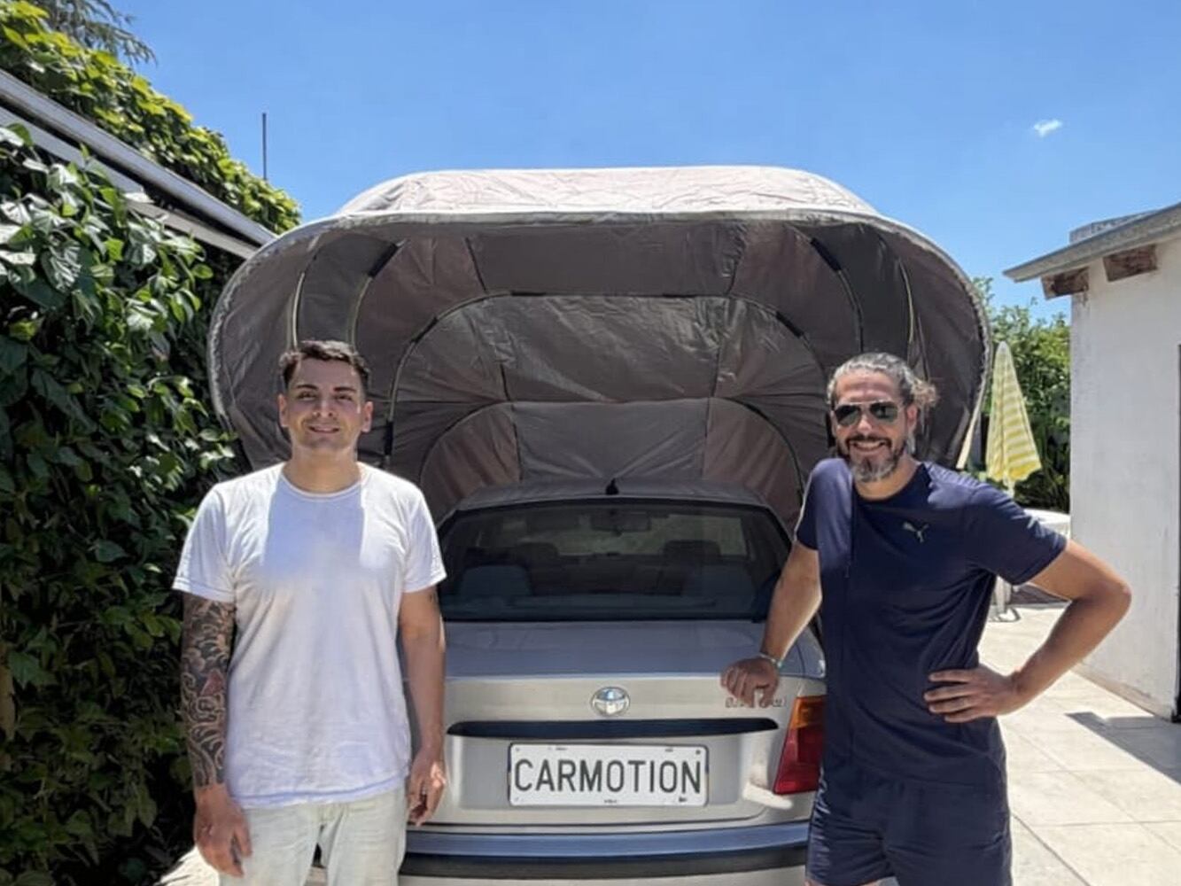 Es argentino y su pasión por los autos lo llevó a crear un negocio impensado