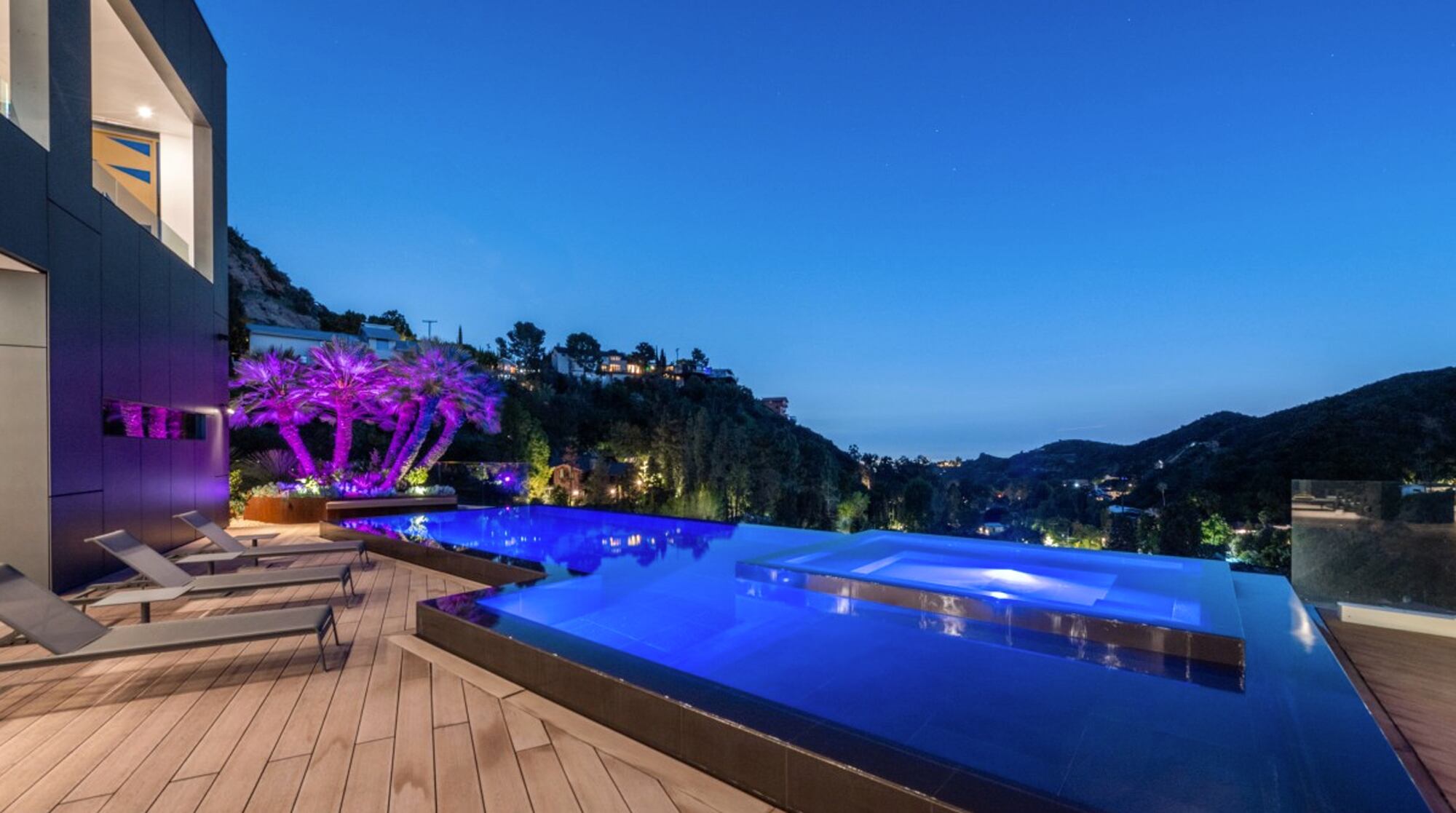 Gene Simmons, el bajista de Kiss, vende su casa de Beverly Hills