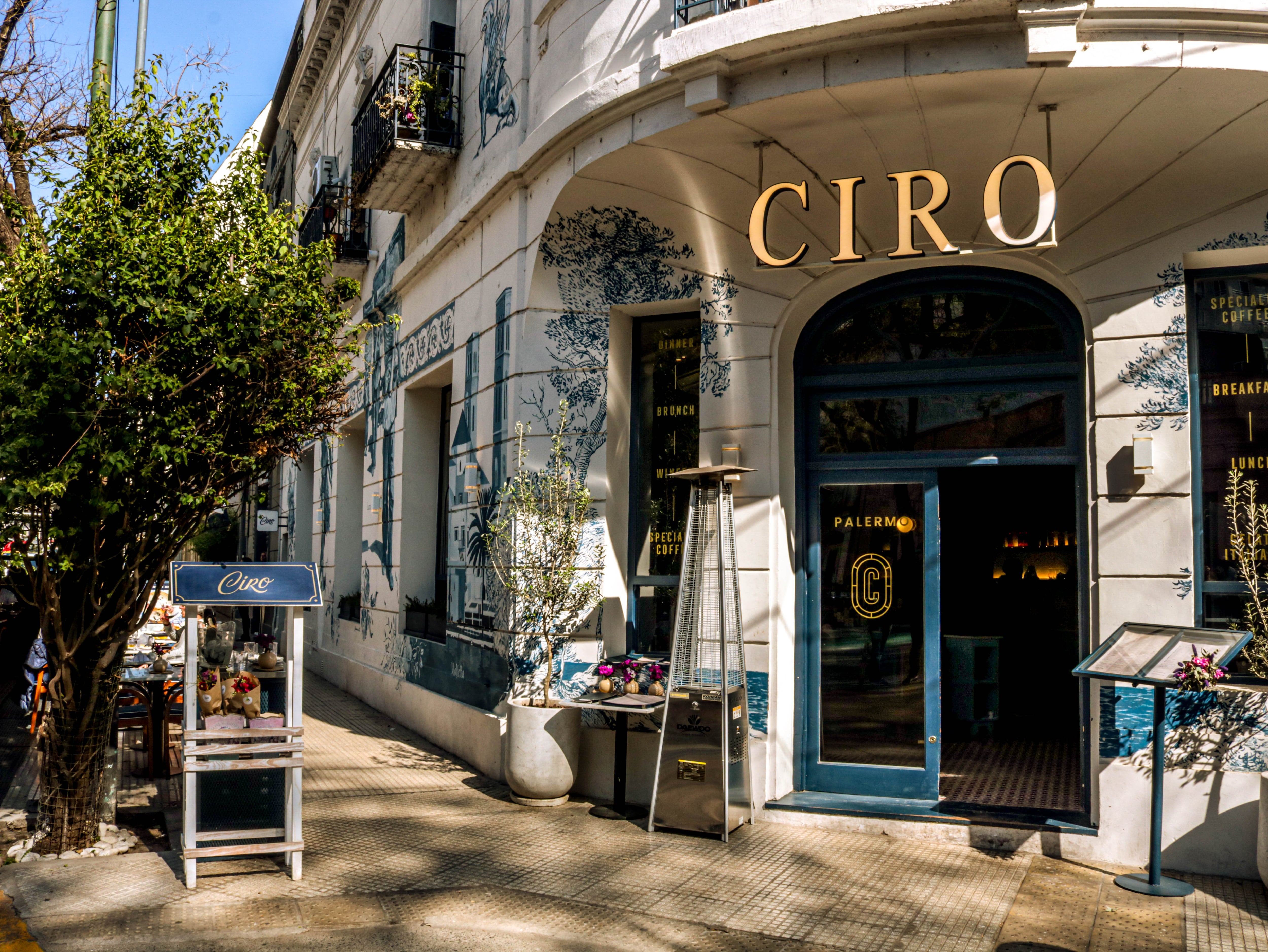 Ciro tiene dos sucursales, una en Puerto Madero y otra en Palermo