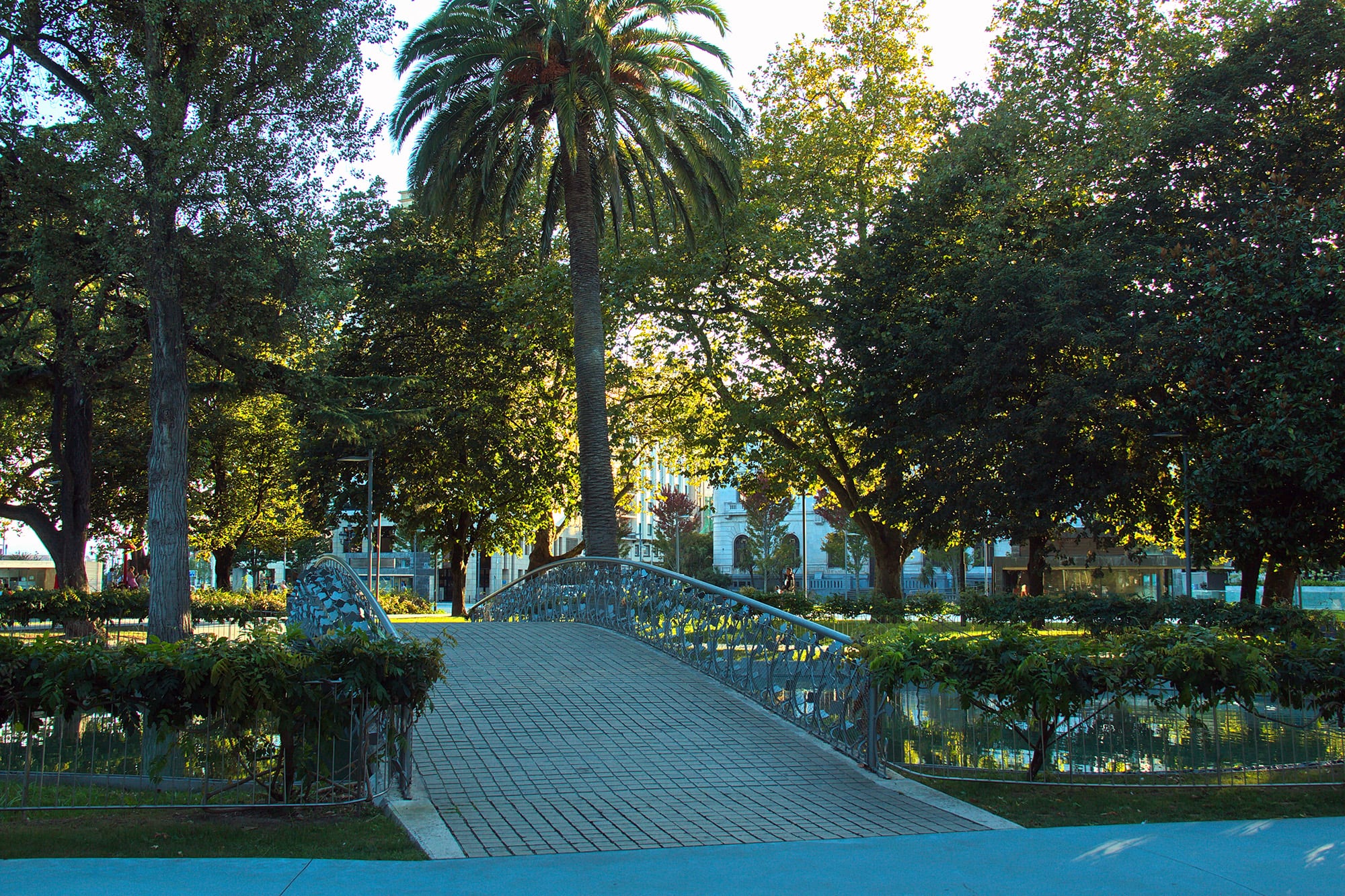 Jardines de Pereda, un espacio público diseñado por Caruncho, en Santander, España