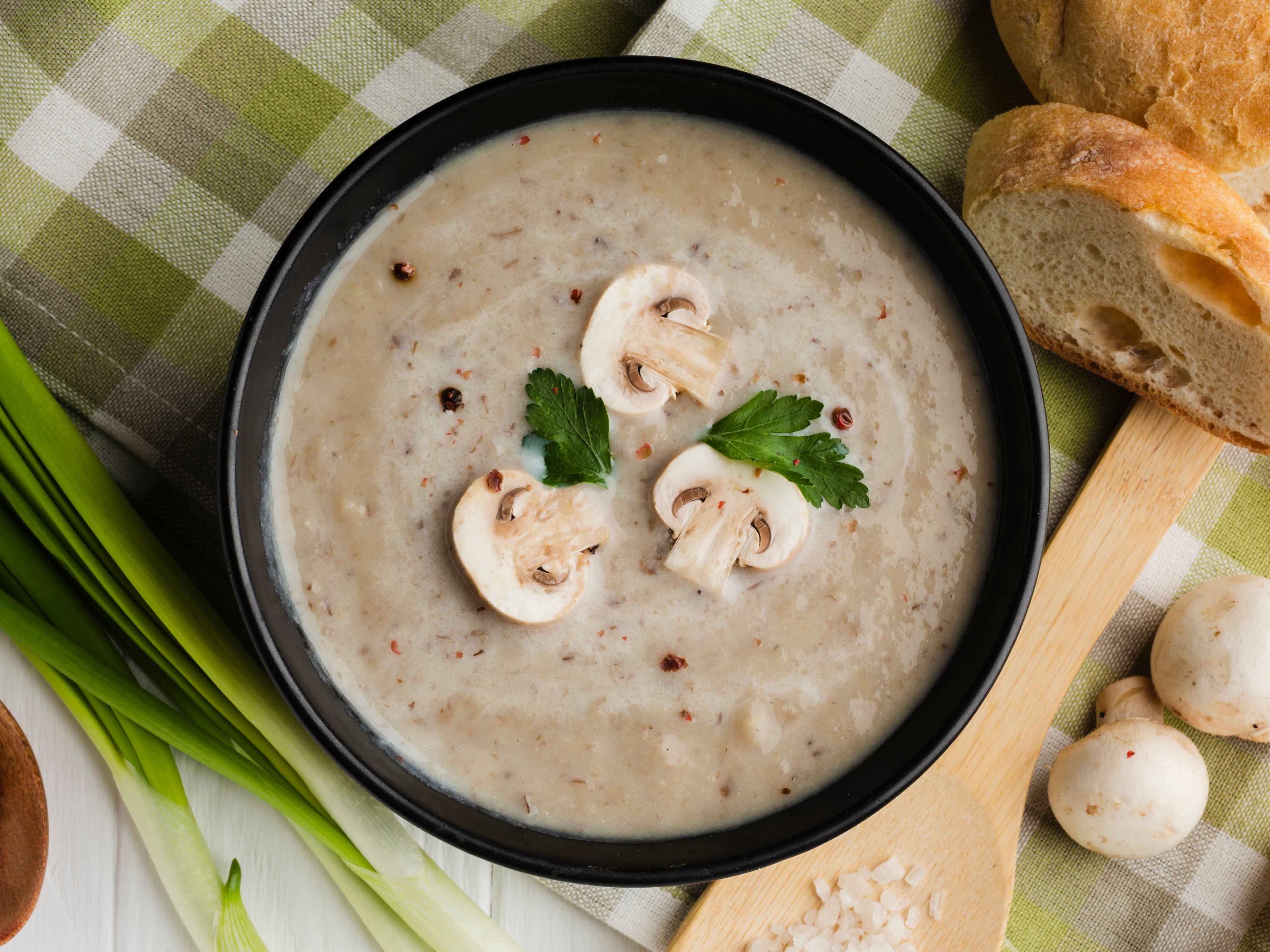 Se sugiere aprovechar el líquido resultante de su cocción en sopas, guisos o salsas para no desperdiciar sus nutrientes