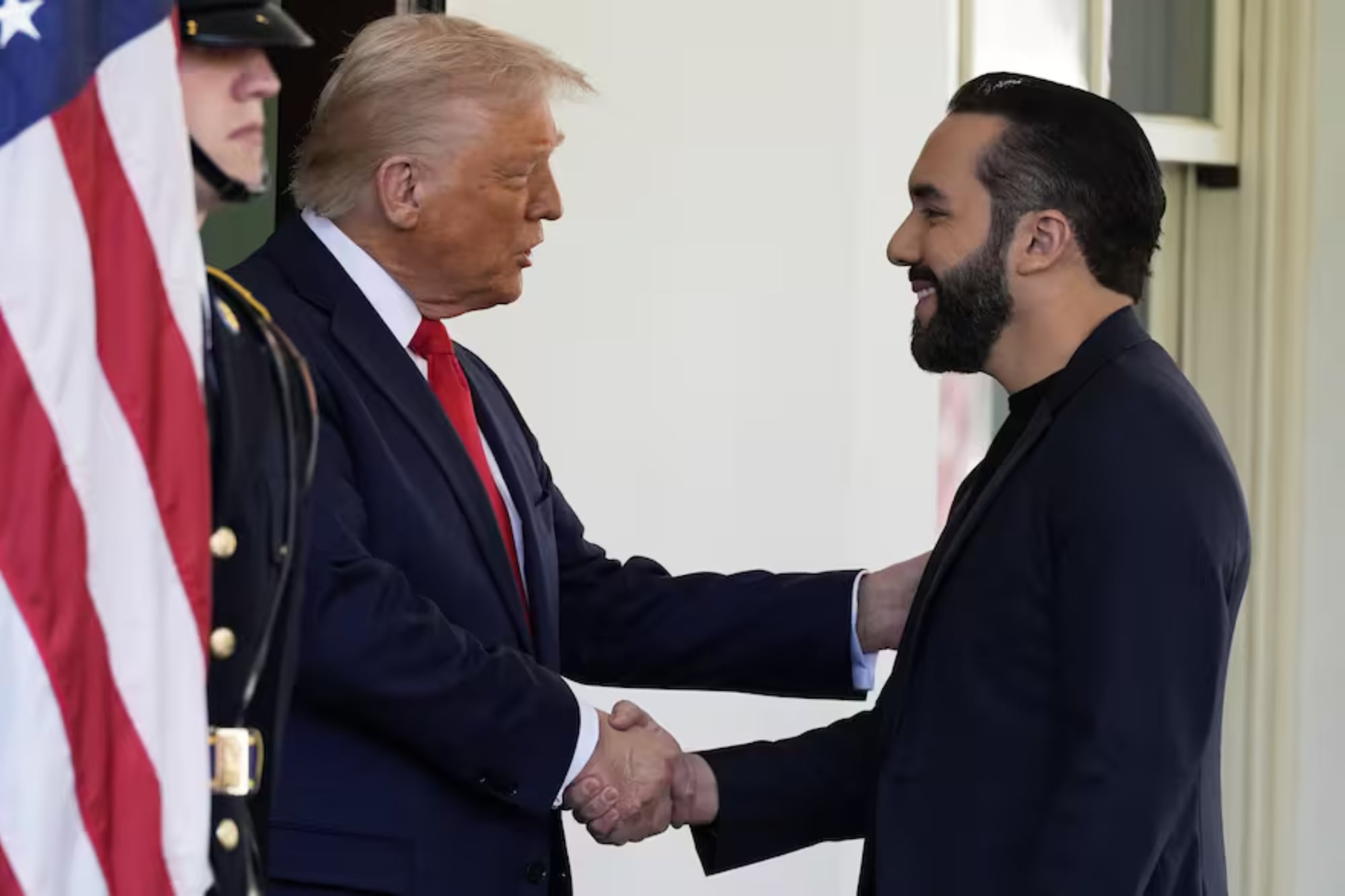 Nayib Bukele profundizó su acercamiento político con Donald Trump y se convirtió en uno de los principales aliados regionales de su agenda migratoria