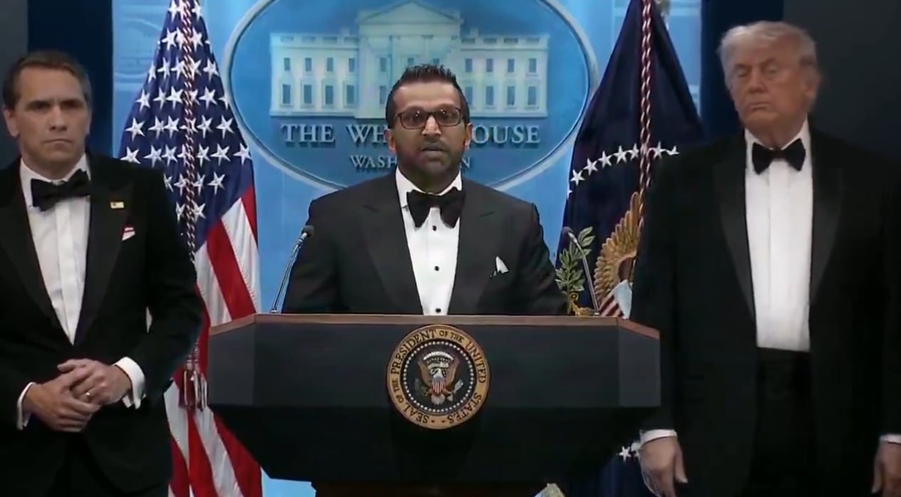 Kash Patel, director del FBI, también tomó la palabra en la conferencia de prensa brindada en la Casa Blanca