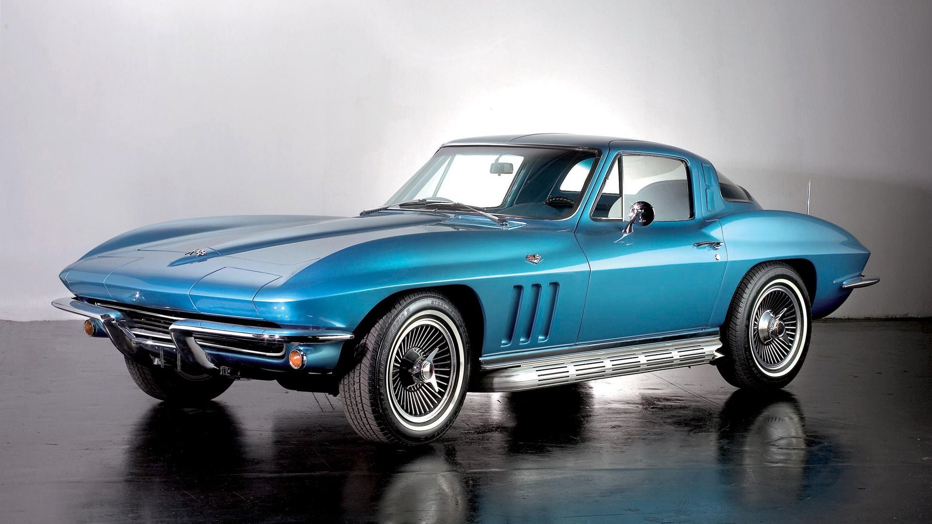 Fueron pioneros y revolucionaron la industria: desde el primer SUV hasta el modelo que debutó en los deportivos 9 Chevrolet Corvette Stingray. El Corvette fue el primer deportivo producido en serie