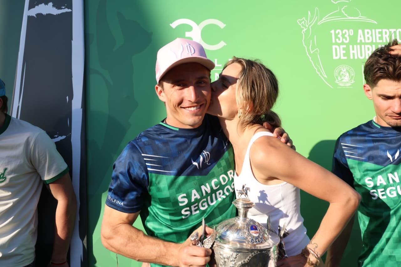 Bartolomé Castagnola (h), festejando el triunfo de La Natividad-La Dolfina vs. La Hache, en la final del Abierto de Hurlingham de Polo
