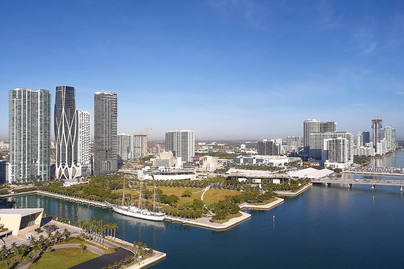 El edificio de Hadid fue inaugurado en el 2019, tres años después del fallecimiento de su arquitecta