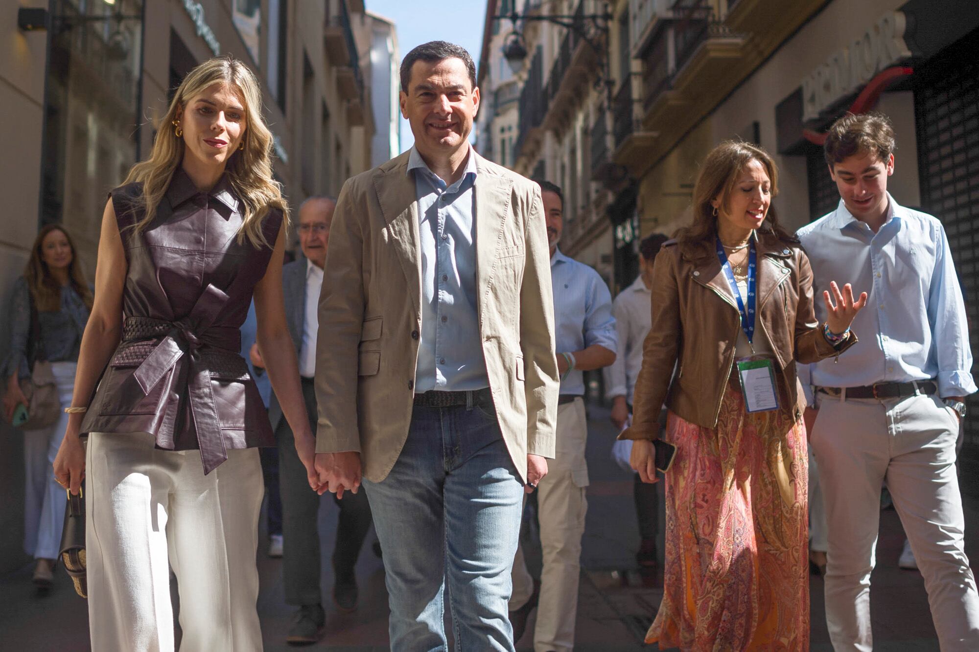 El Partido Popular retiene el poder en Andalucía, avanza Vox y el PSOE se hunde en un bastión histórico