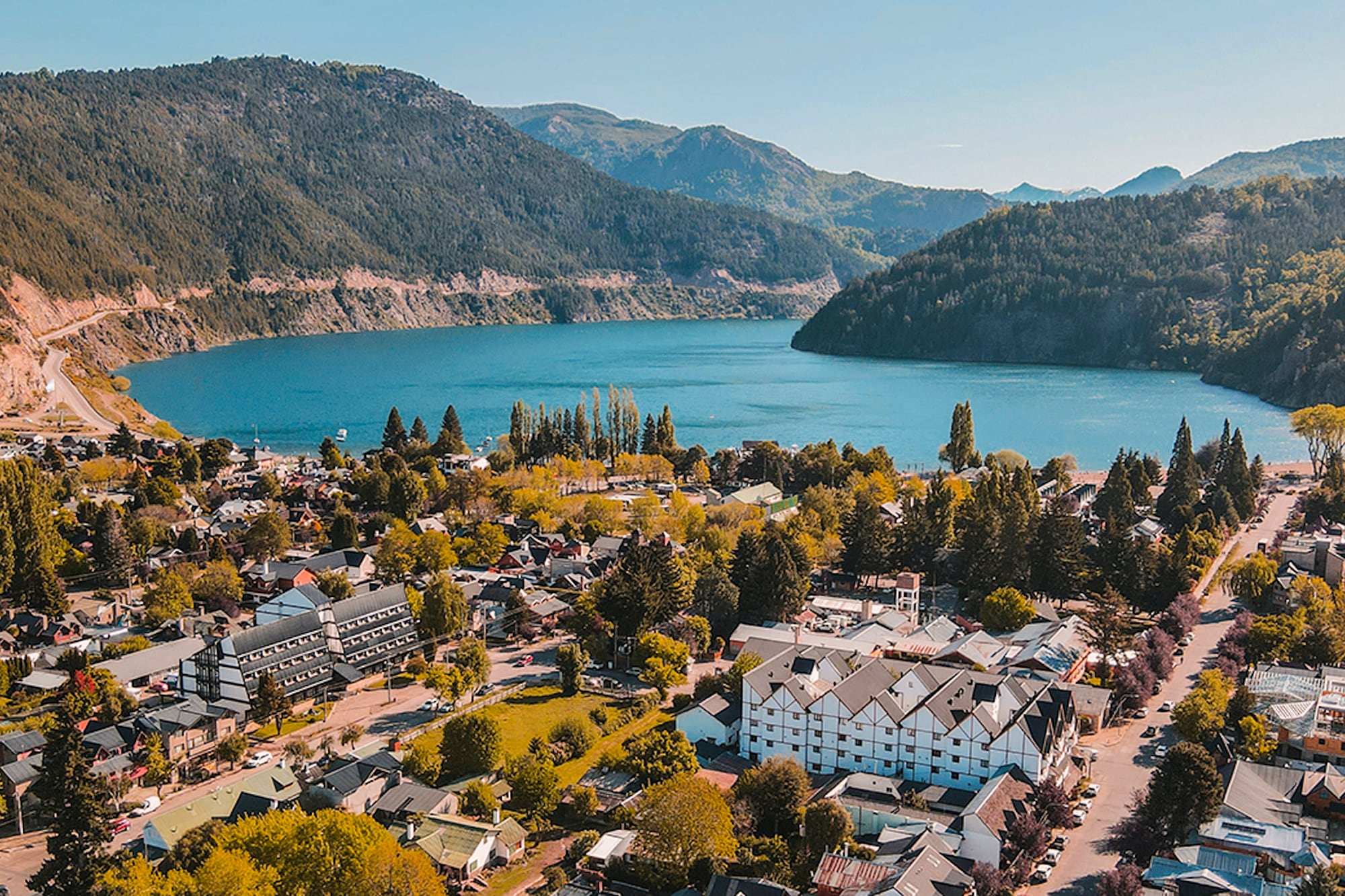 Emprendedores de todo el mundo construyen una “aldea tecnológica” en la Patagonia