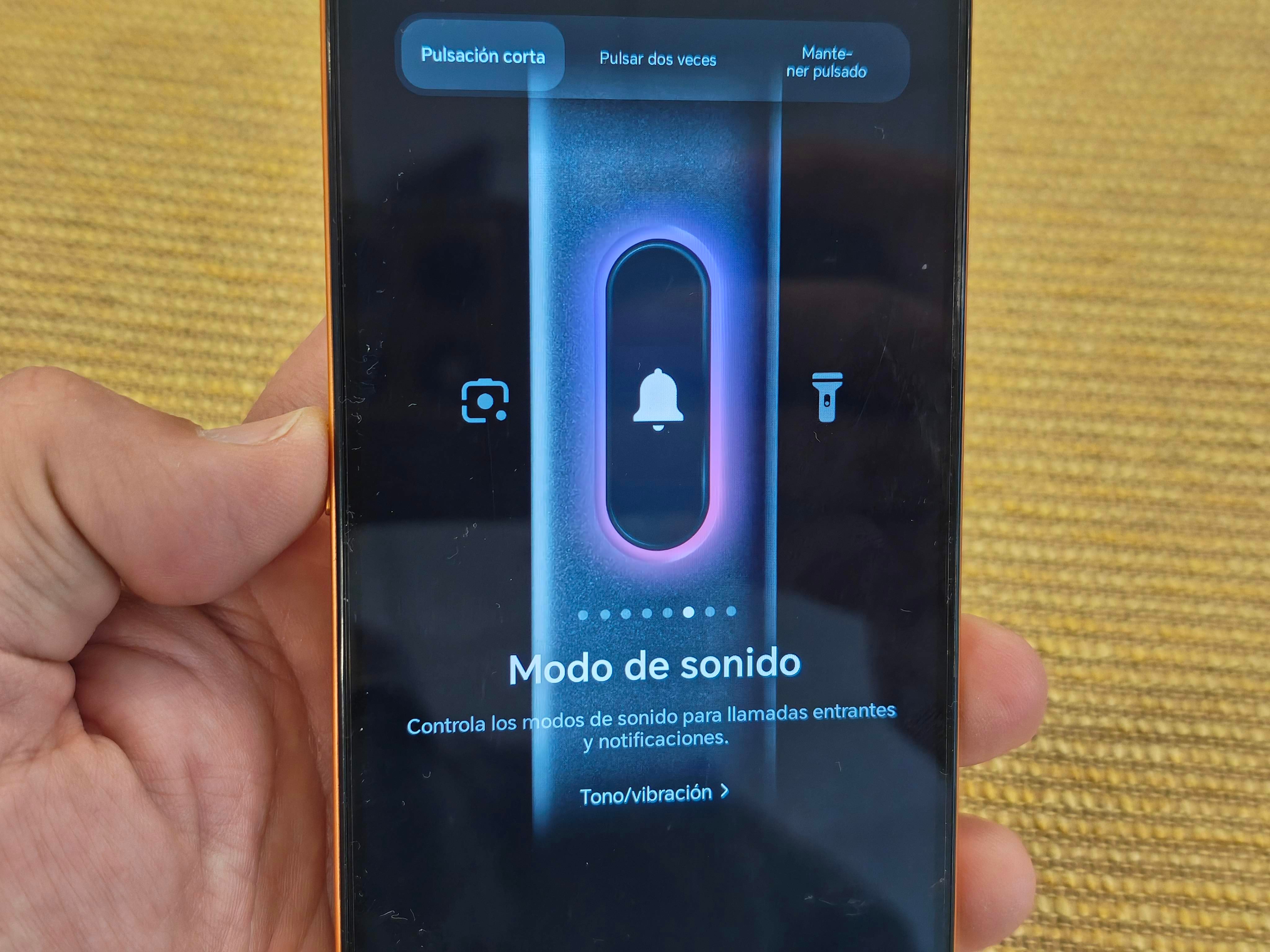 El Honor X7e tiene un botón programable en el costado izquierdo, una función con una estética muy similar a la de Apple