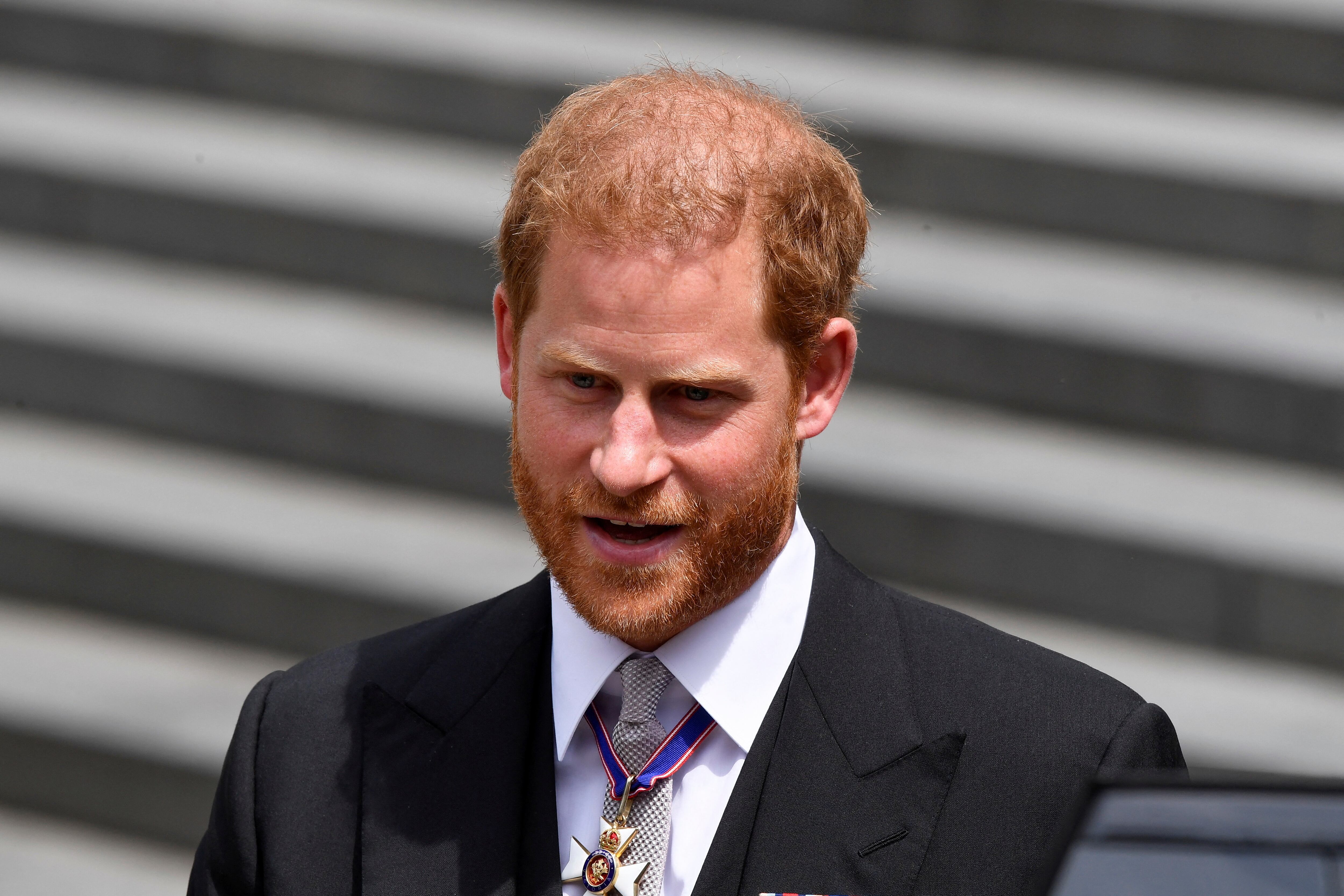 El príncipe Harry hablaba por Zoom y sin querer mostró una foto impensada: “Yo me estoy muriendo”