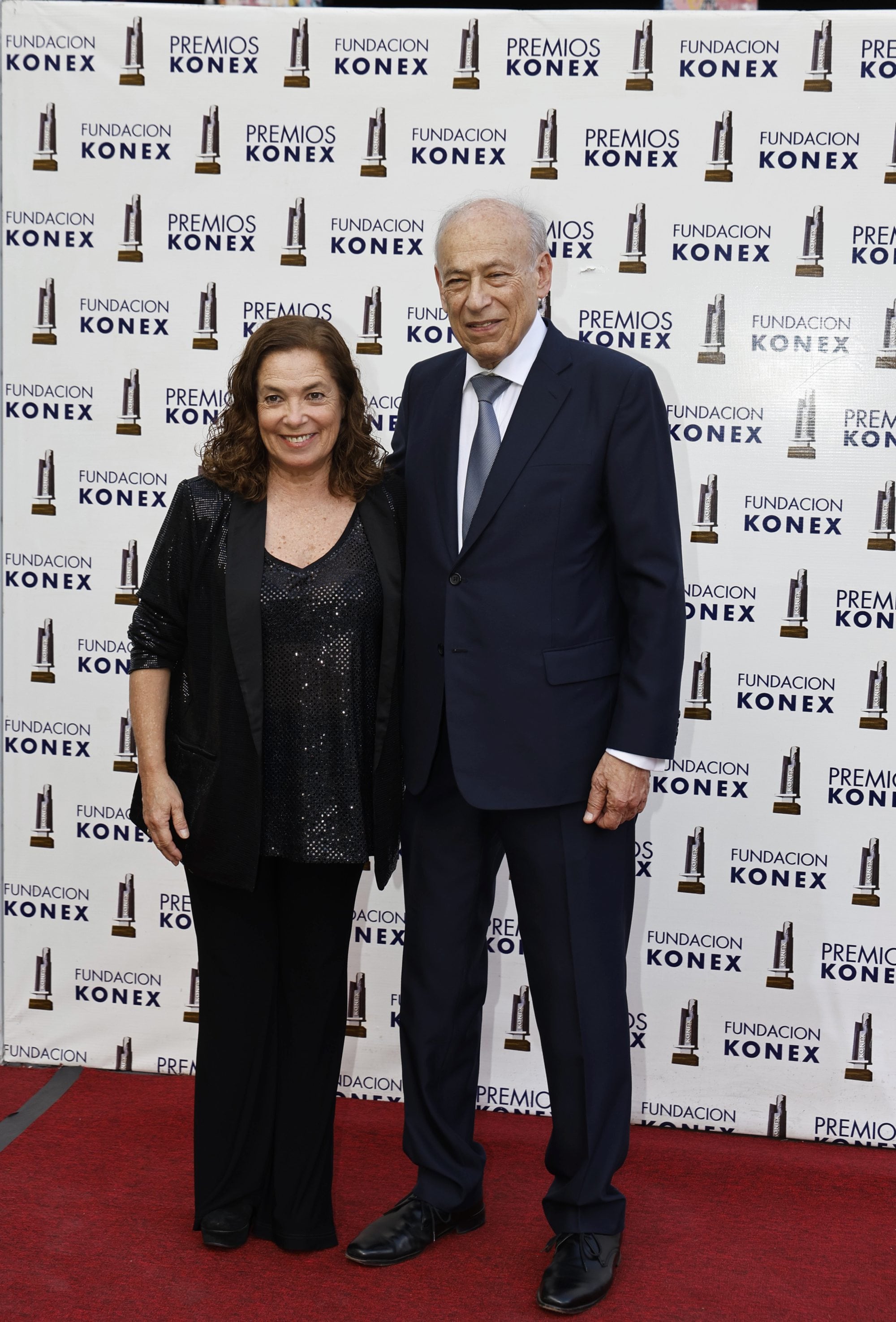 Sandra Mihanovich (presidenta del jurado) y Luis Ovsejevich (presidente de la Fundación Konex)