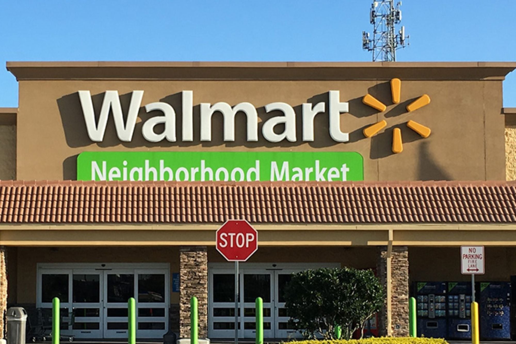 Las aperturas incluyen formatos Supercenter y Neighborhood Market, este último centrado en productos esenciales