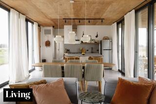 Dos diseñadoras le dieron a una casa prefabricada un interiorismo regido por los cinco elementos del Feng Shui