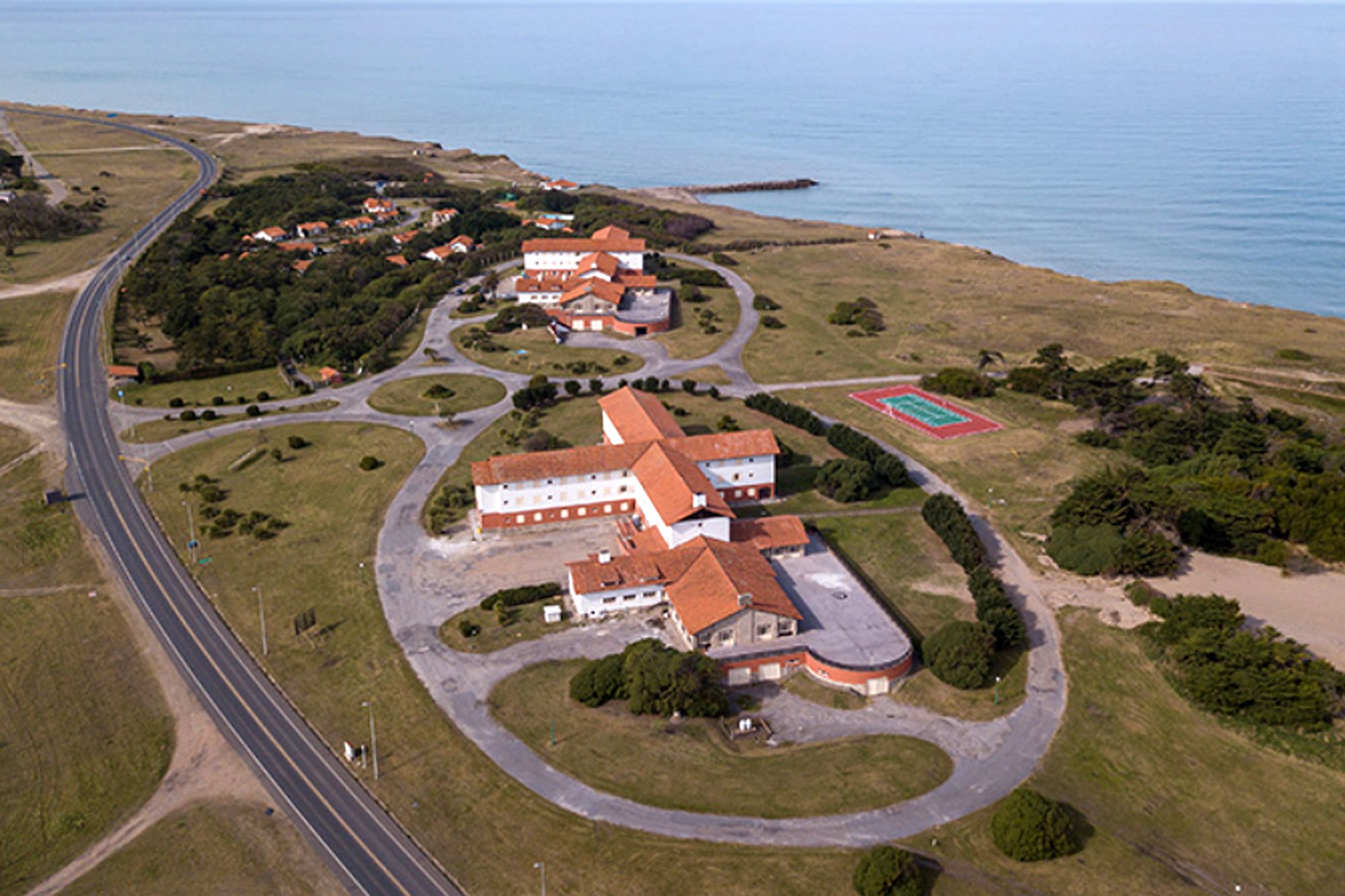El Gobierno habilitó la venta de la Unidad Turística de Embalse, construida durante el primer gobierno de Perón en Córdoba 8 Unidad Turística Chapadmalal
