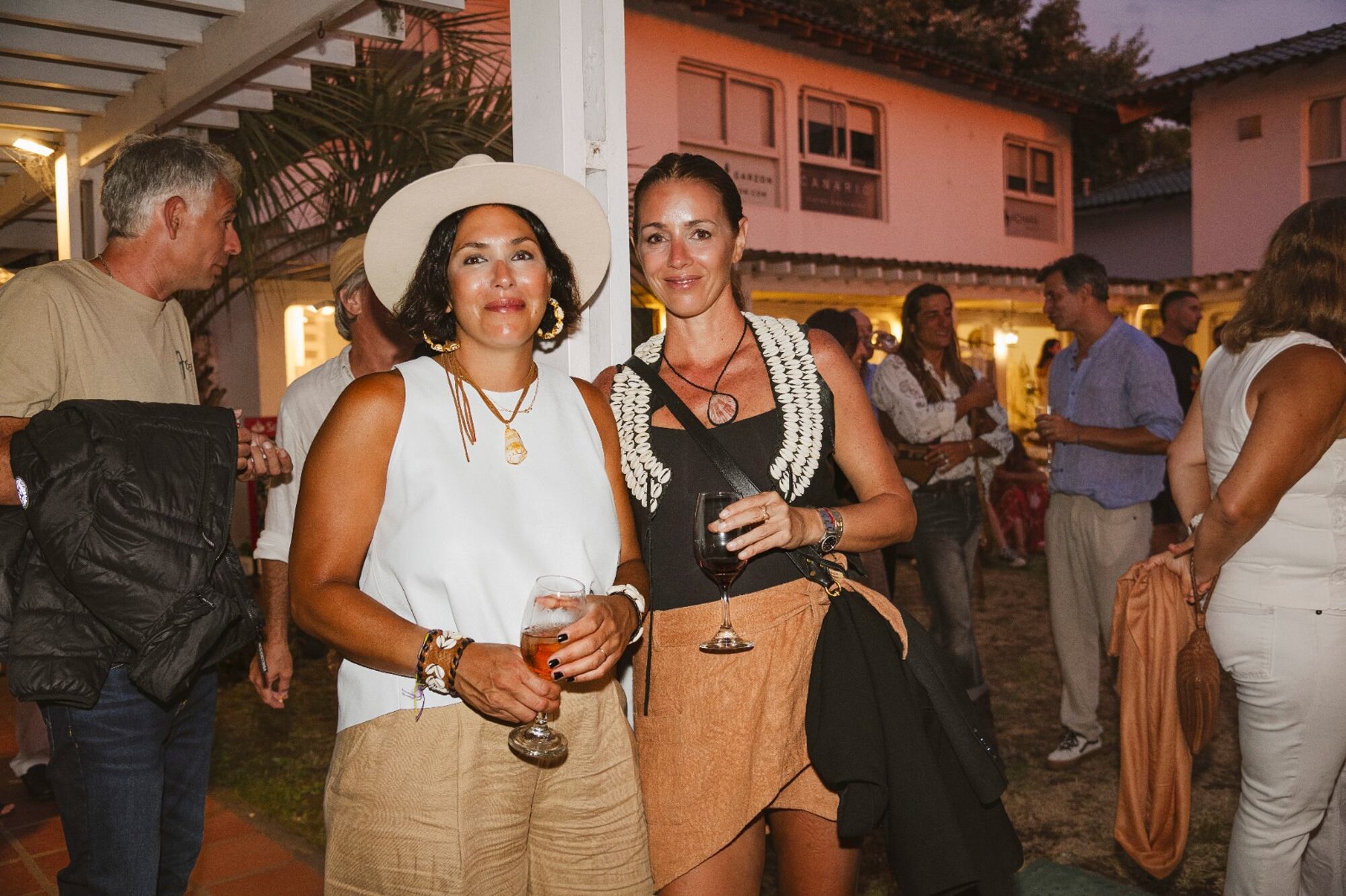 Nueva apertura Punta del Este:
Delfina Detry y Belén Martinez