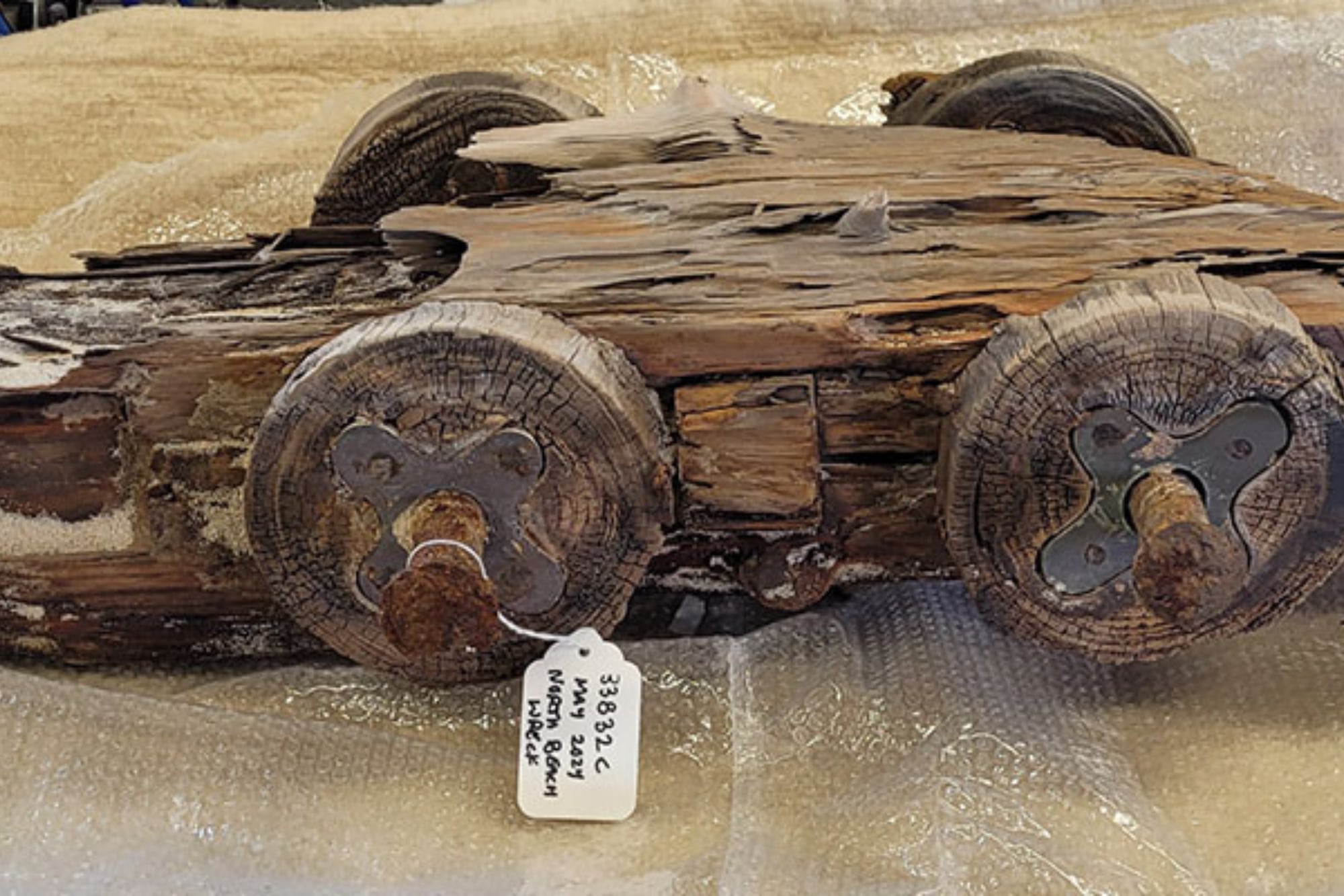 Los trabajos permitieron exponer distintas secciones del barco enterrado