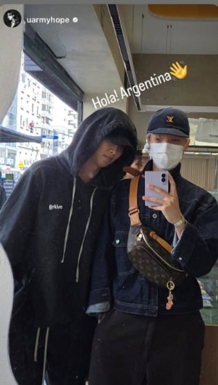 RM y J-hope en una cafetería porteña