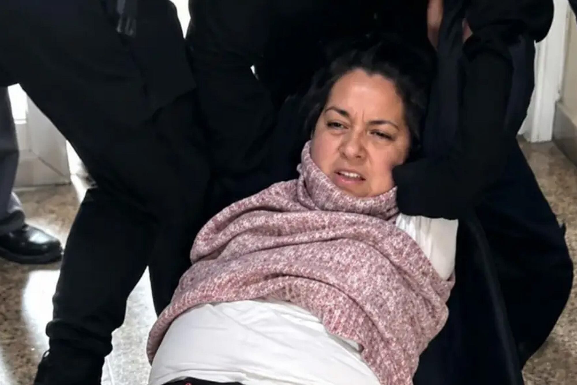 Escándalo en Salta: gritos, forcejeos y una extracción de ADN que terminó en una denuncia en el caso de las turistas francesas asesinadas