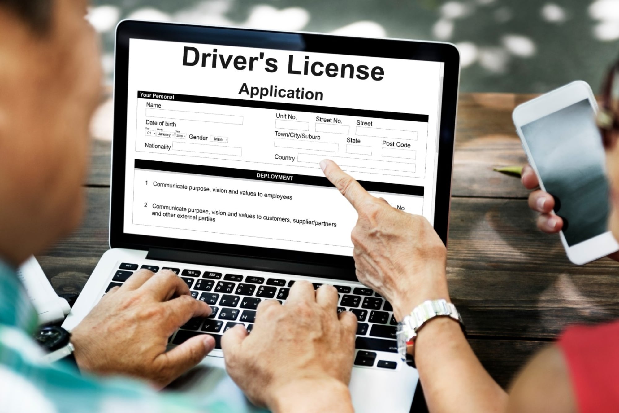Las personas que deseen tramitar su licencia de conducir deben presentar estos documentos si lo hacen en Texas