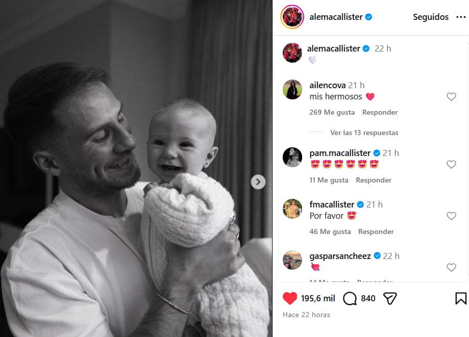 Alexis demostrando toda su ternura con su hija