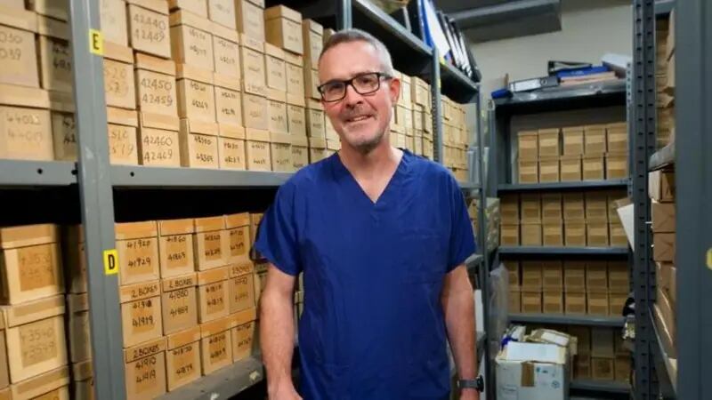 El profesor Kevin Monahan es especialista en gastroenterología en el hospital St Mark's