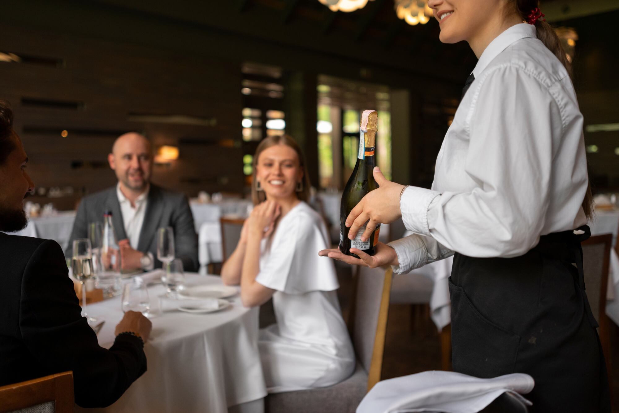 El salario de un banquet server varía según la ciudad y el empleador