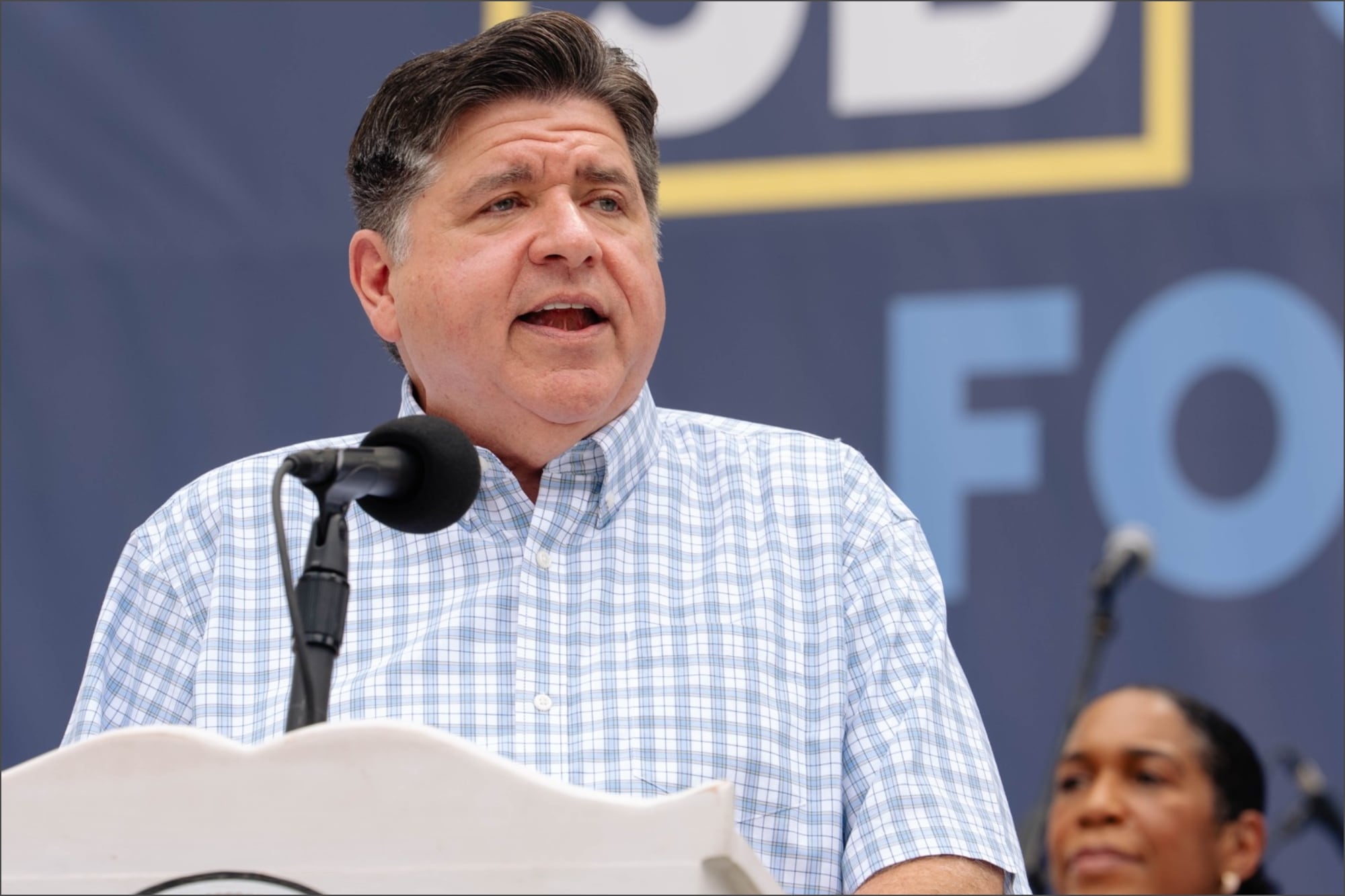 JB Pritzker aseguró que el fallecimiento de su padre a temprana edad es un impulso para impulsar su buena salud