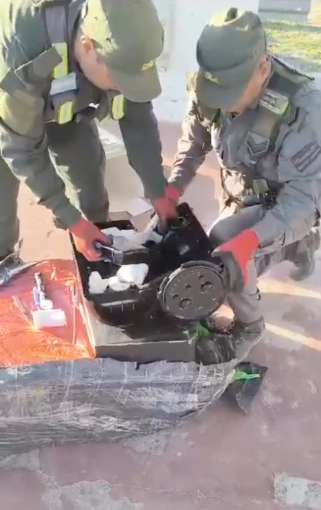 Los pequeños electrodomésticos y aparatos electrónicos estaban envueltos