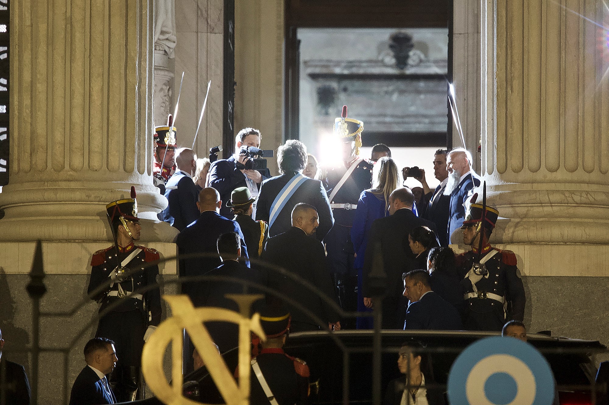 Javier y Karina Milei cuando llegaron al Congreso en la última apertura de sesiones