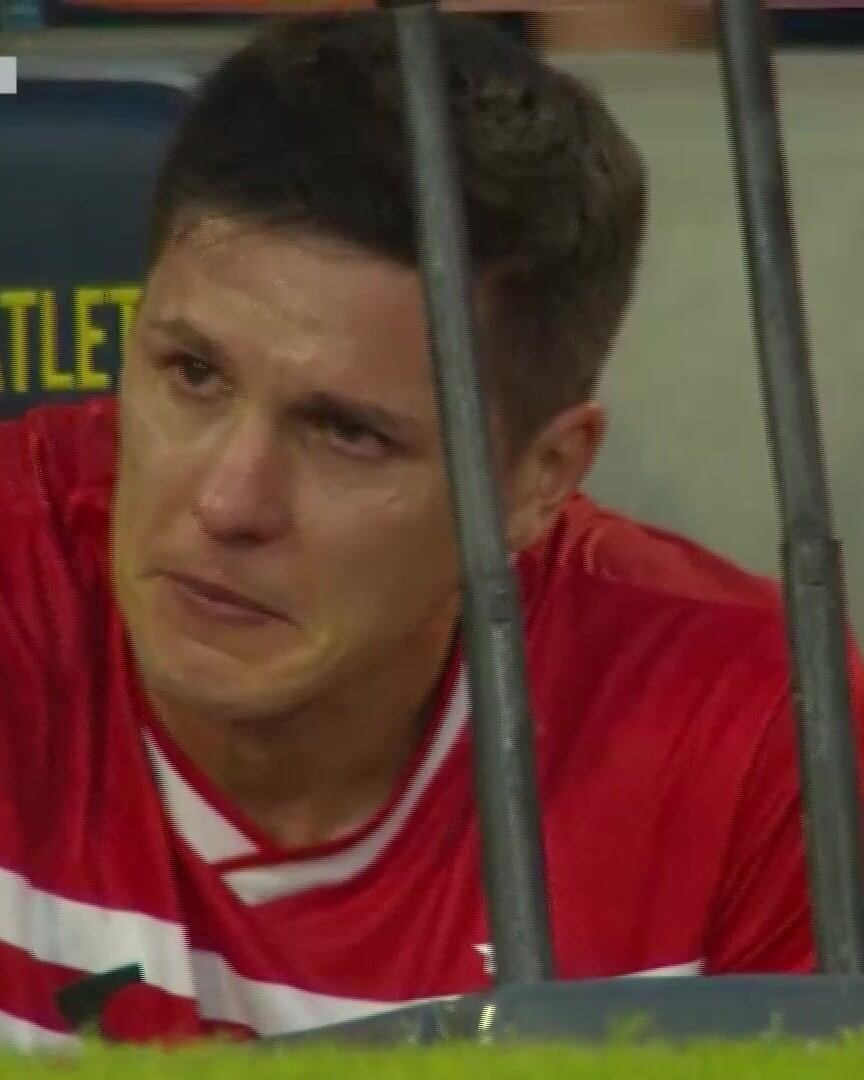 Carrillo, entre lágrimas