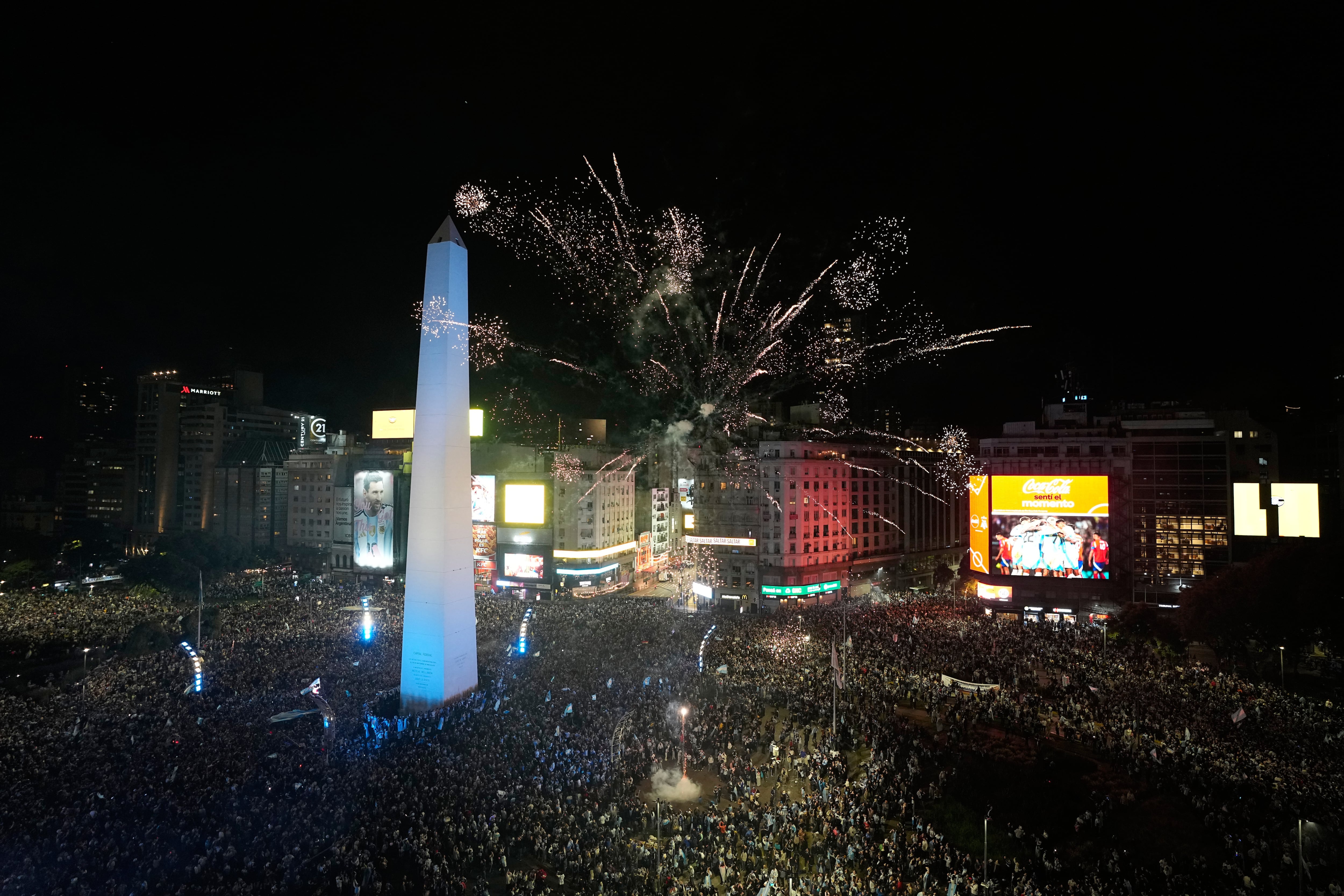 Fuegos artificiales hasta las 4 y un cambio de hotel: así vivió la semifinal la selección inglesa de rugby en Buenos Aires