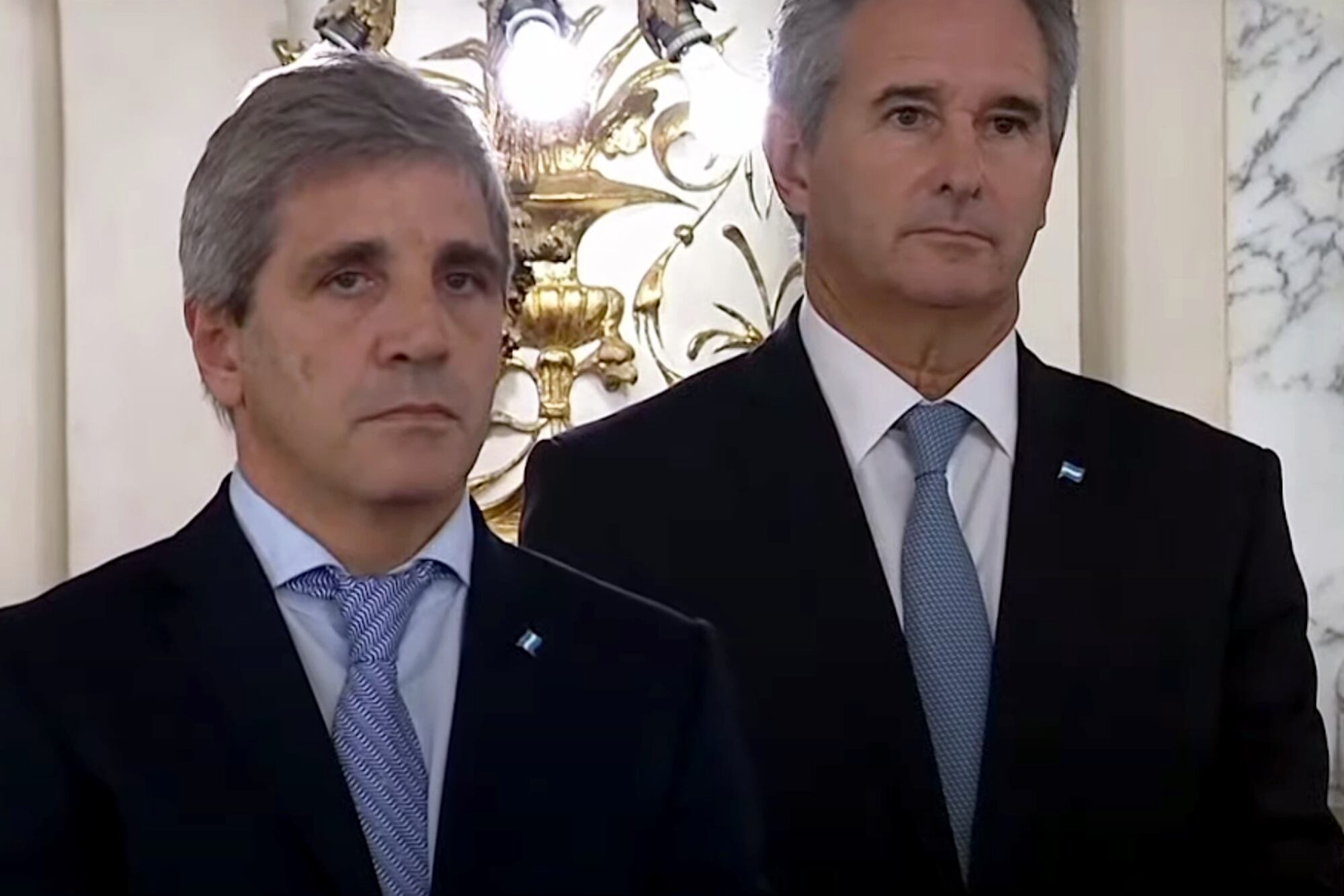Luis Caputo y el Secretario de Finanzas, Pablo Quirno.