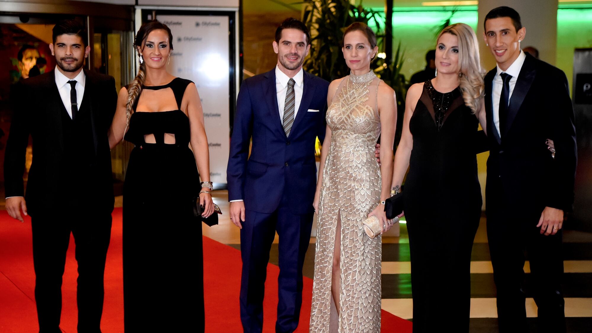 Entre los invitados estuvieron Éver Banega y Valeria Juan, Fernando Gago y Gisela Dulko y Jorgelina Cardoso y Ángel Di María