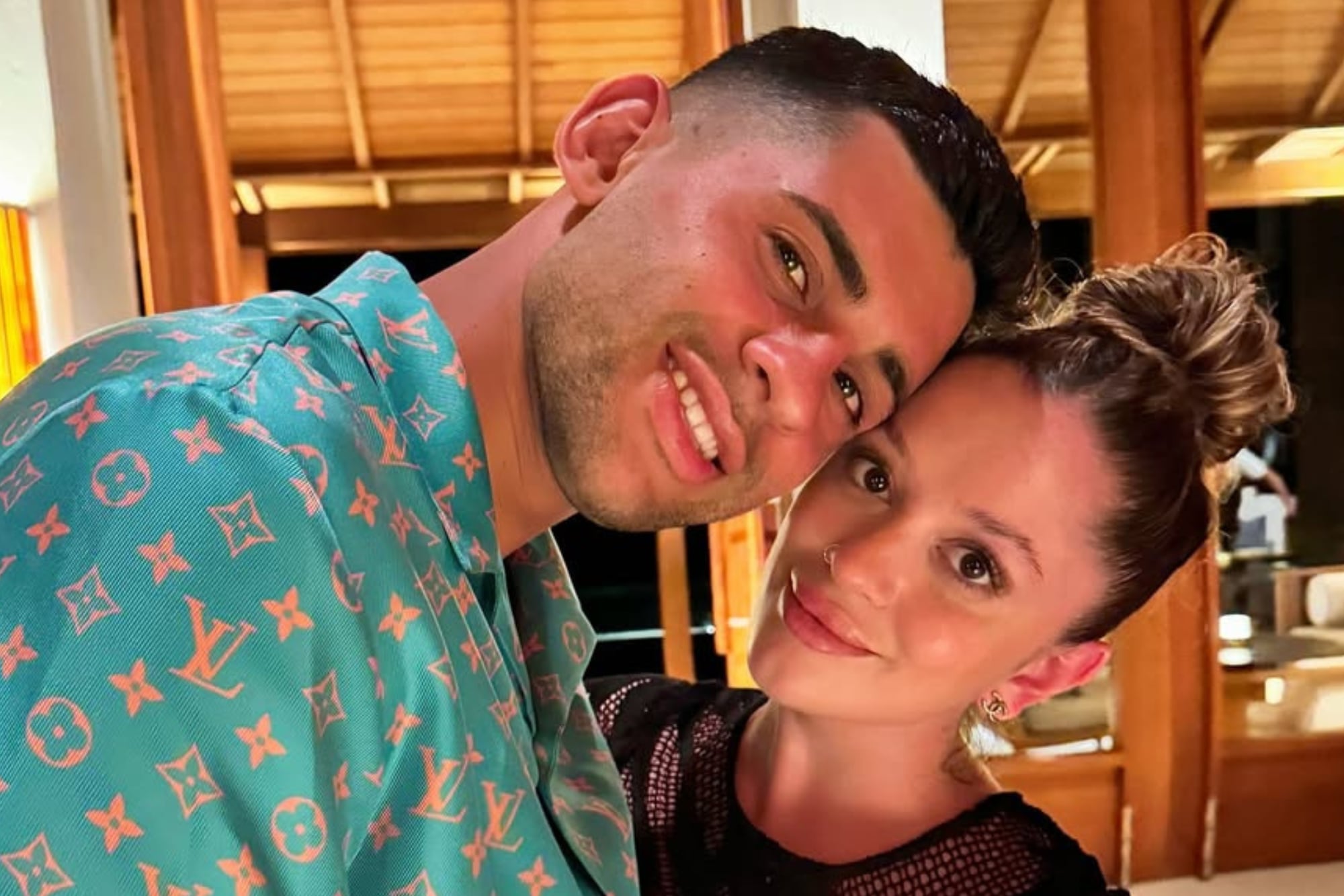 Karen Cavaller y Cuti Romero: la historia de amor de la licenciada en RR.HH. que dejó Córdoba para acompañar al futbolista en Europa