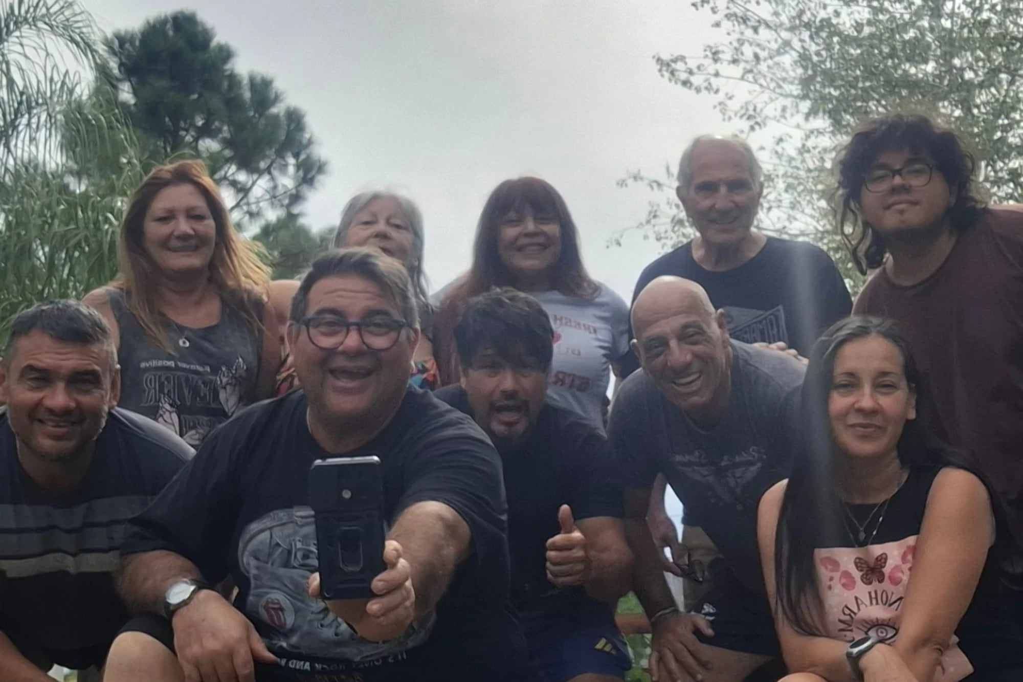 Ciliberto con Lojo y un grupo de amigos, en uno de sus viajes más recientes