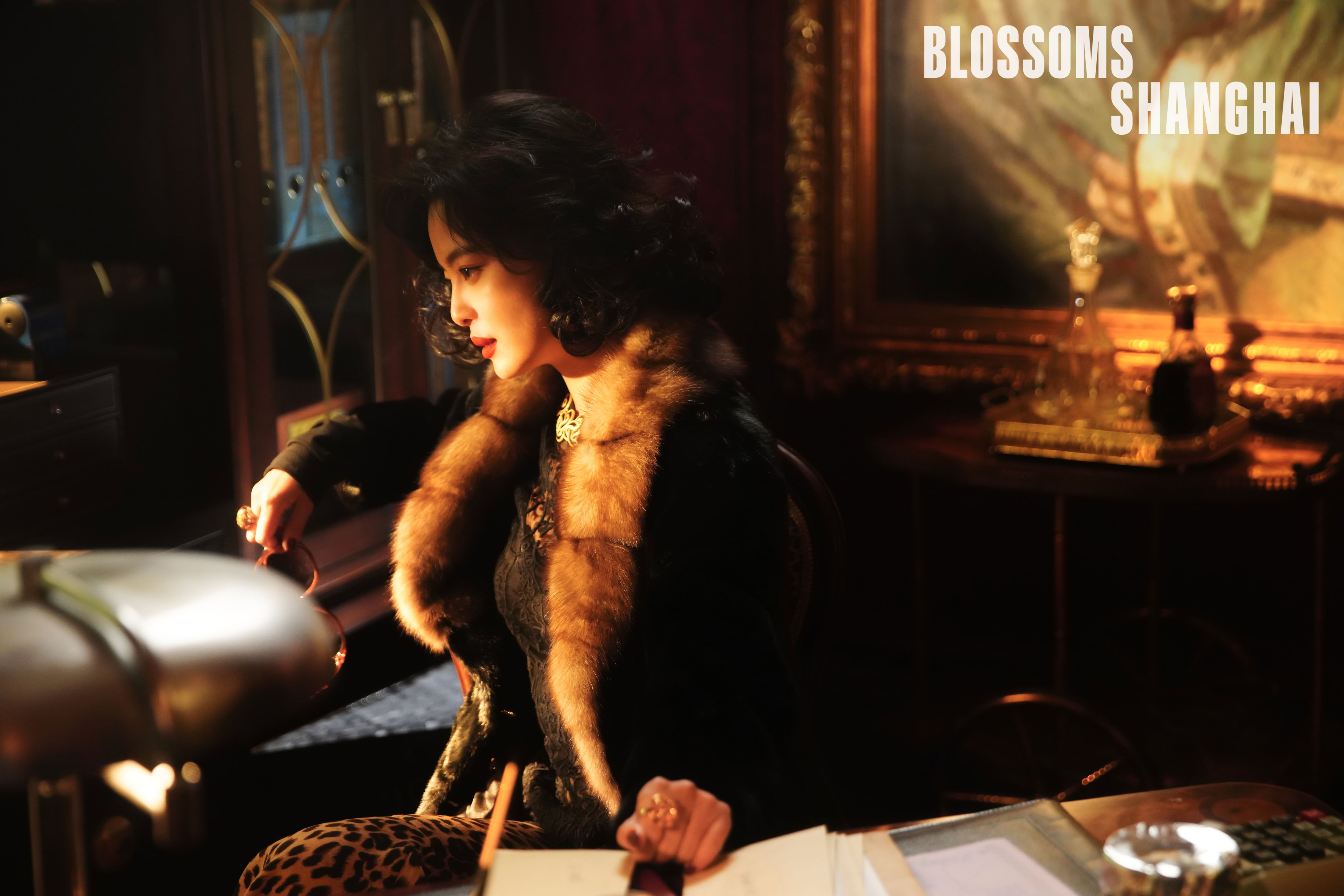 Mujeres misteriosas y una trama de poder en