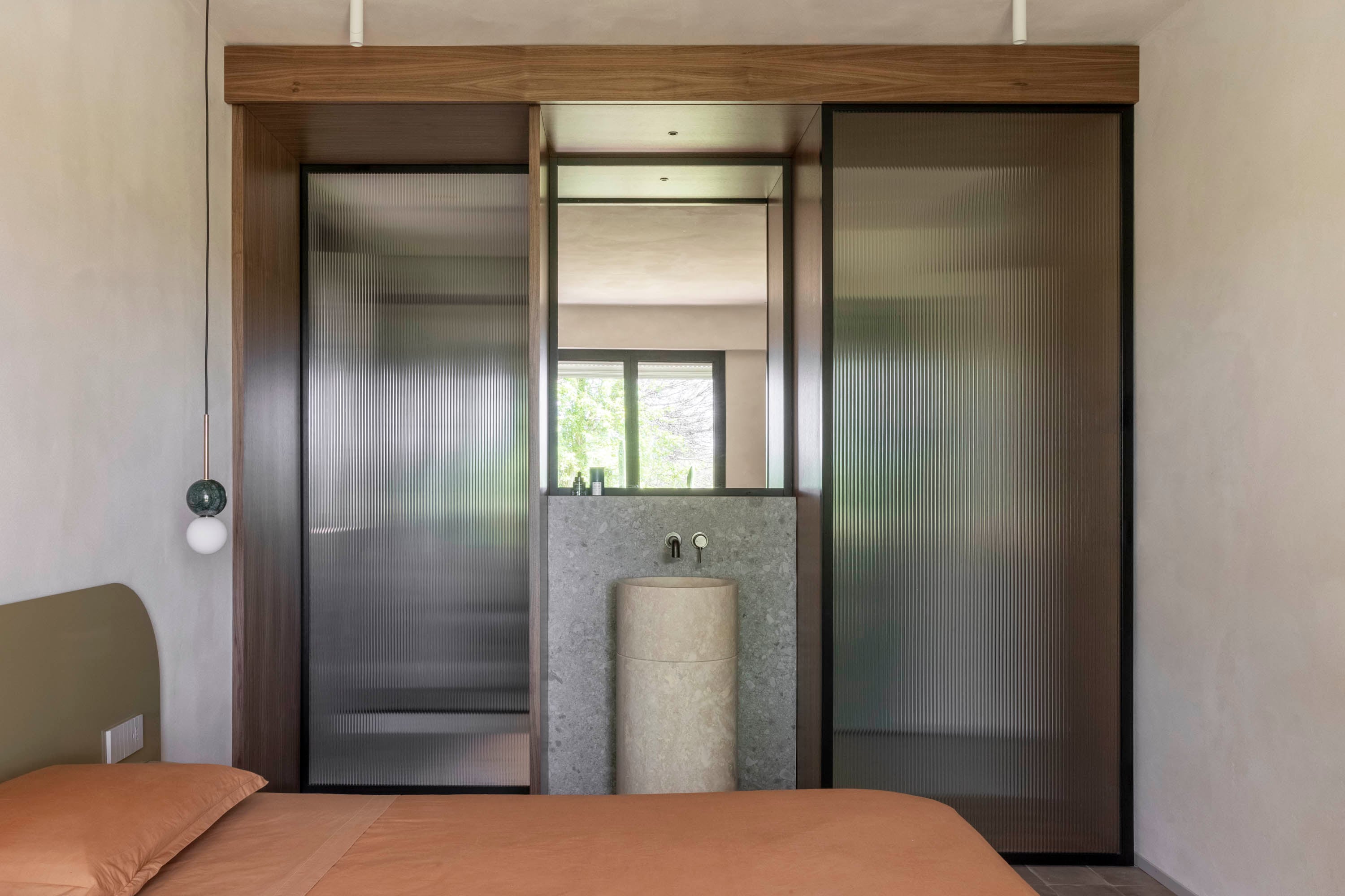 Porcelanato 'Mystone Ceppo' by Grè Marazzi (GruppoE Ceramiche Appia), que reproduce la icónica piedra italiana Ceppo di Gré.