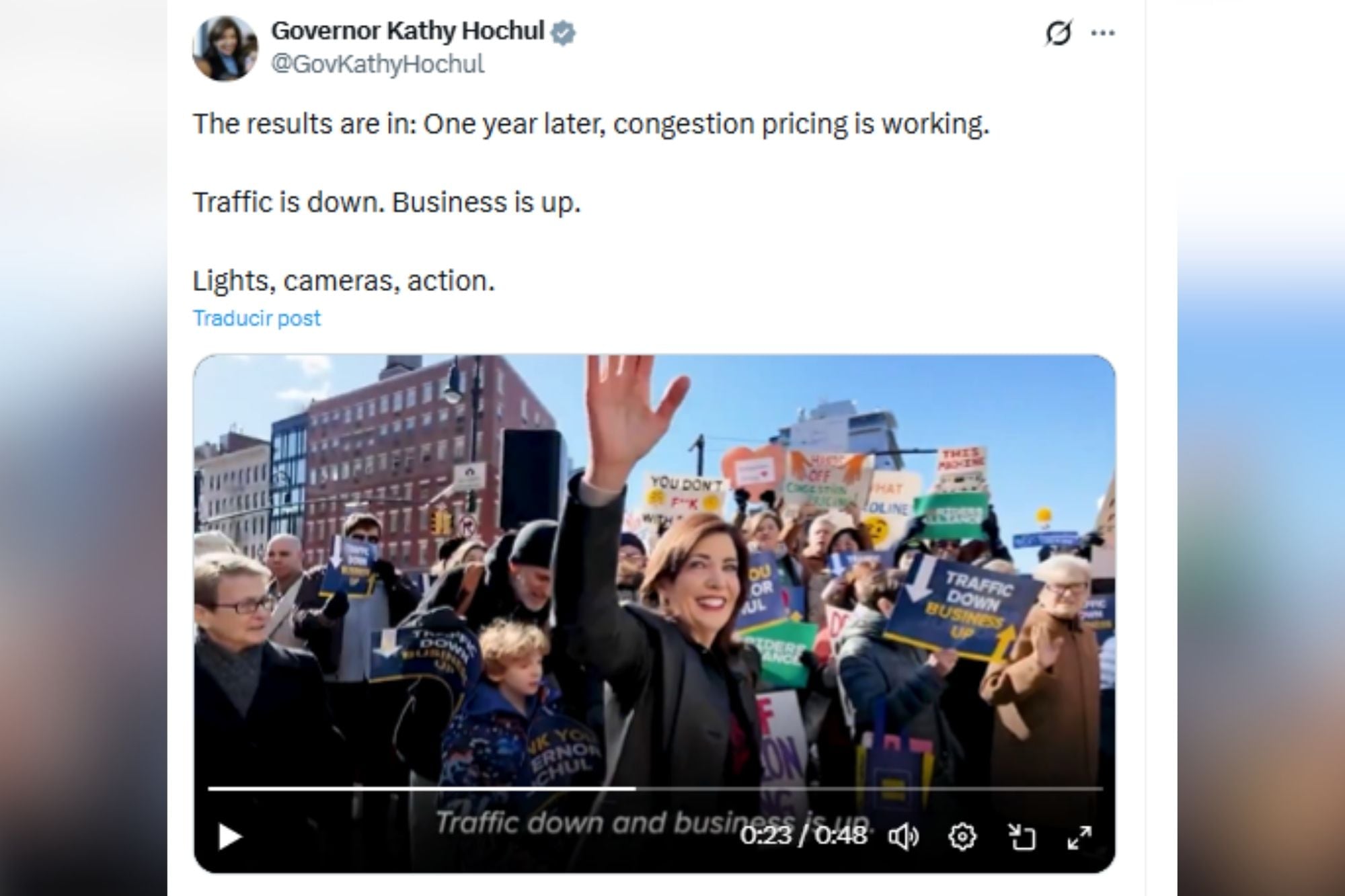 Kathy Hochul destacó los resultados de la tarifa por congestión en un año