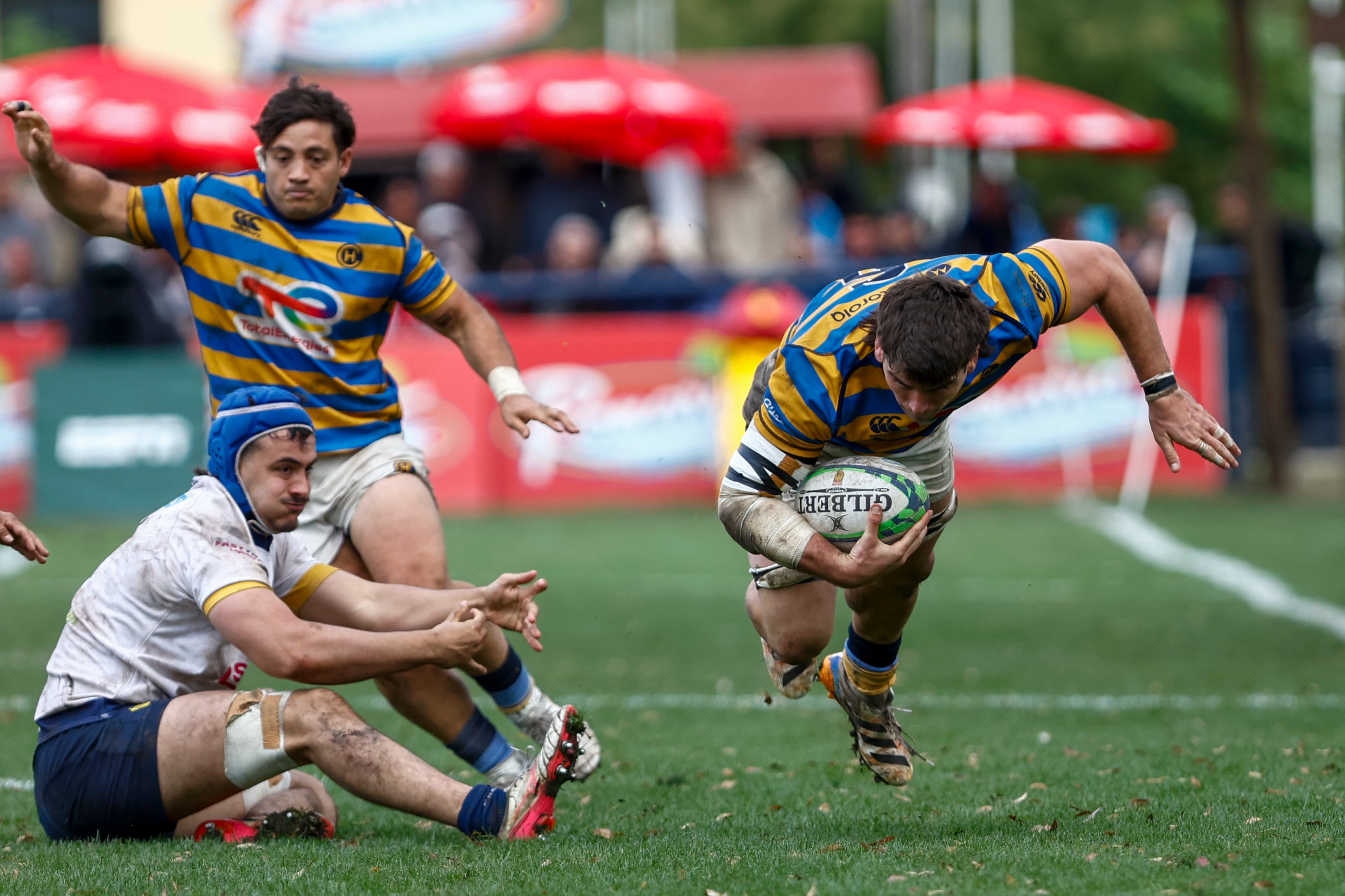 Uno de los tries de Hindú, que llega con chances a la última fecha del Top 14, frente a Regatas