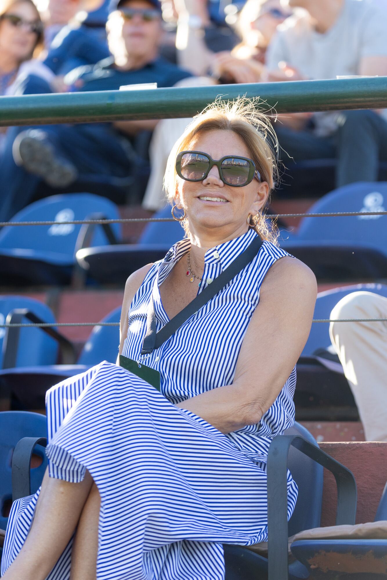 Bettina Bulgheroni apostó por un solero marinero para hacerle frente al calor del lunes