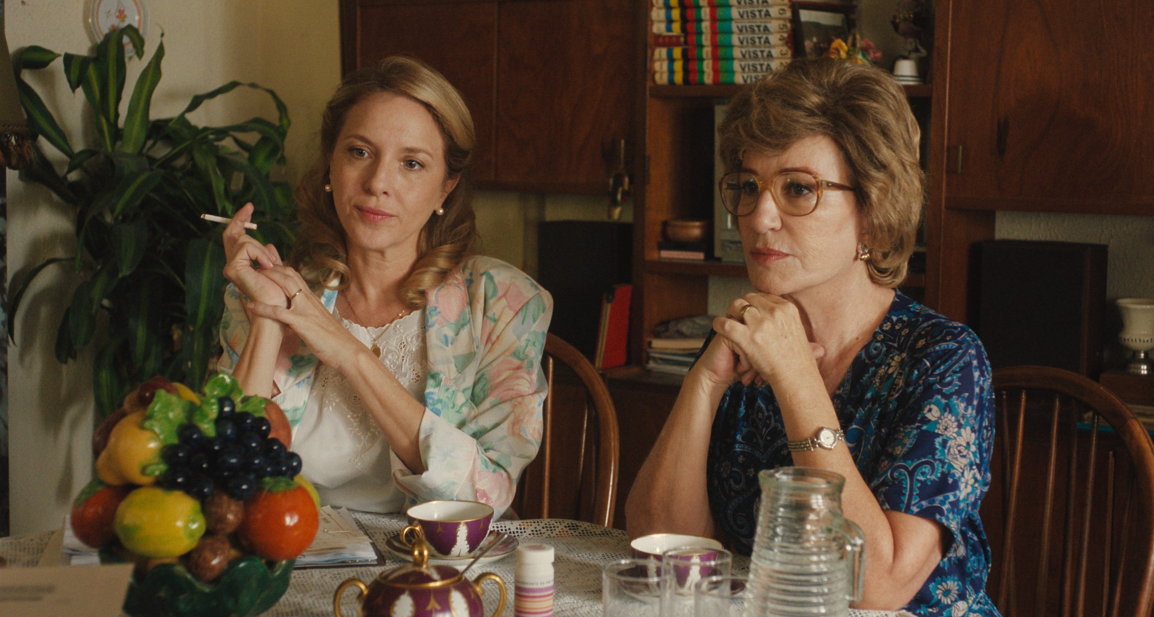 En Barreda, Carla Peterson es Gladys Marta Mac Donald, la esposa del asesino, y Mercedes Morán personifica a Elena Arreche, suegra del odontólogo